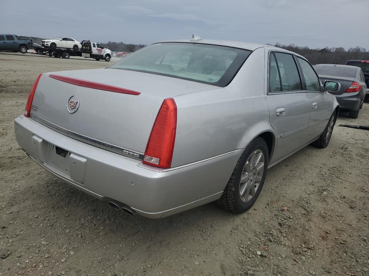 Photo 2 VIN: 1G6KH5E63BU141431 - CADILLAC DTS 