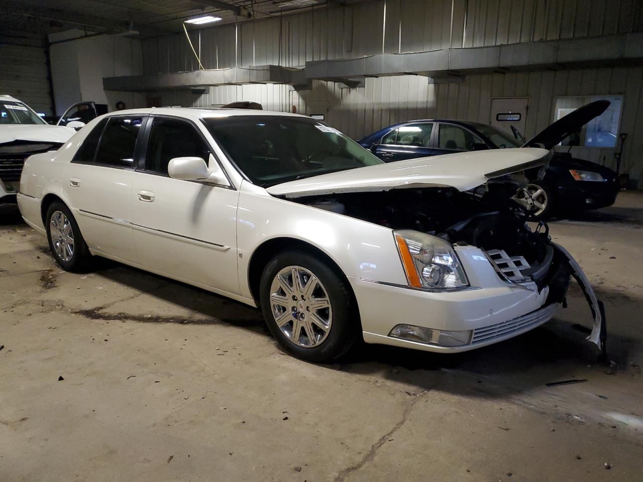 Photo 3 VIN: 1G6KH5EY1AU114390 - CADILLAC DTS 