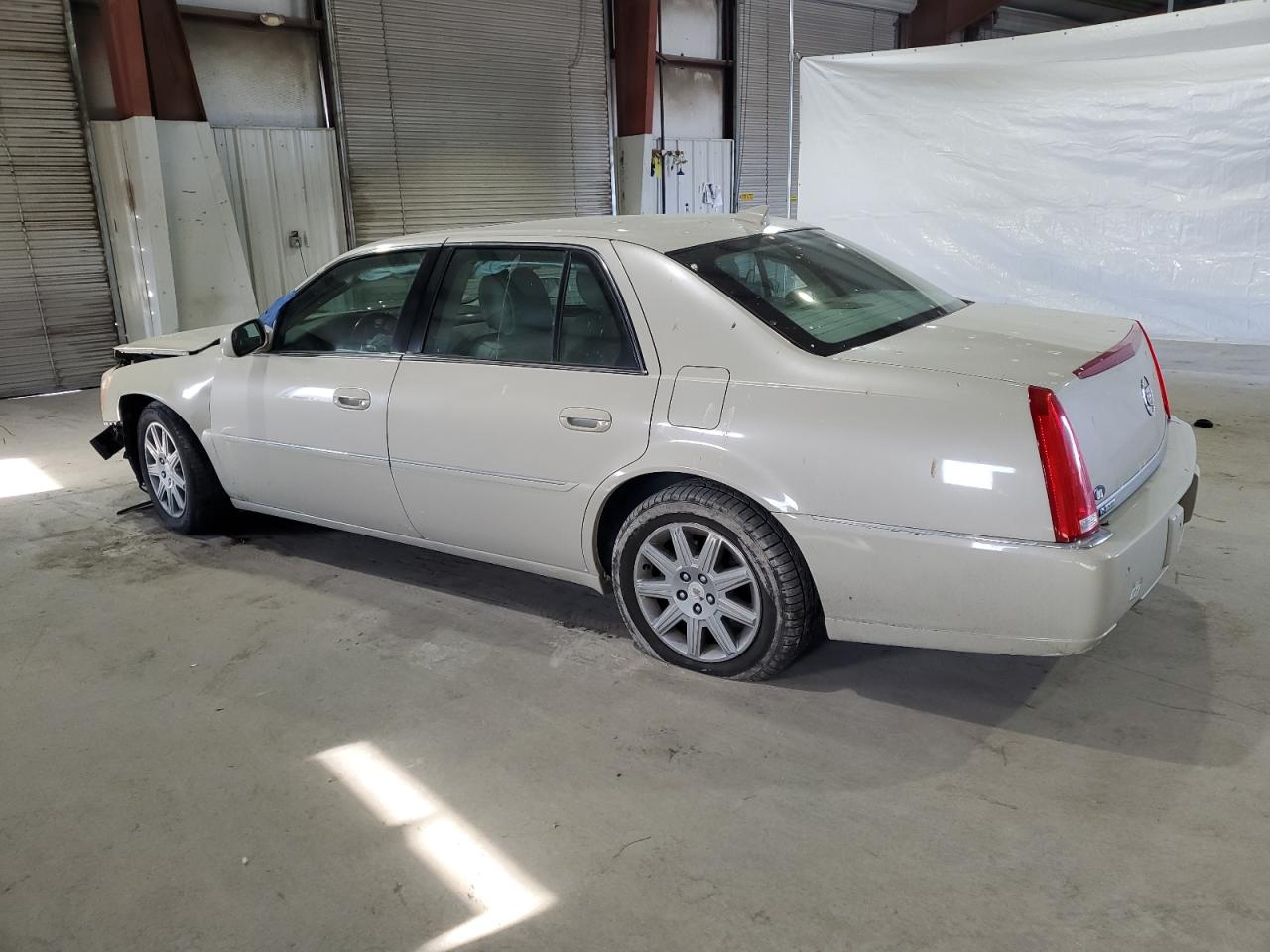 Photo 1 VIN: 1G6KH5EY7AU126544 - CADILLAC DTS 