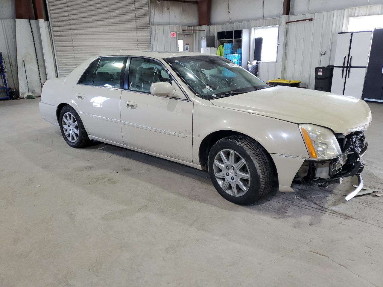 Photo 3 VIN: 1G6KH5EY7AU126544 - CADILLAC DTS 