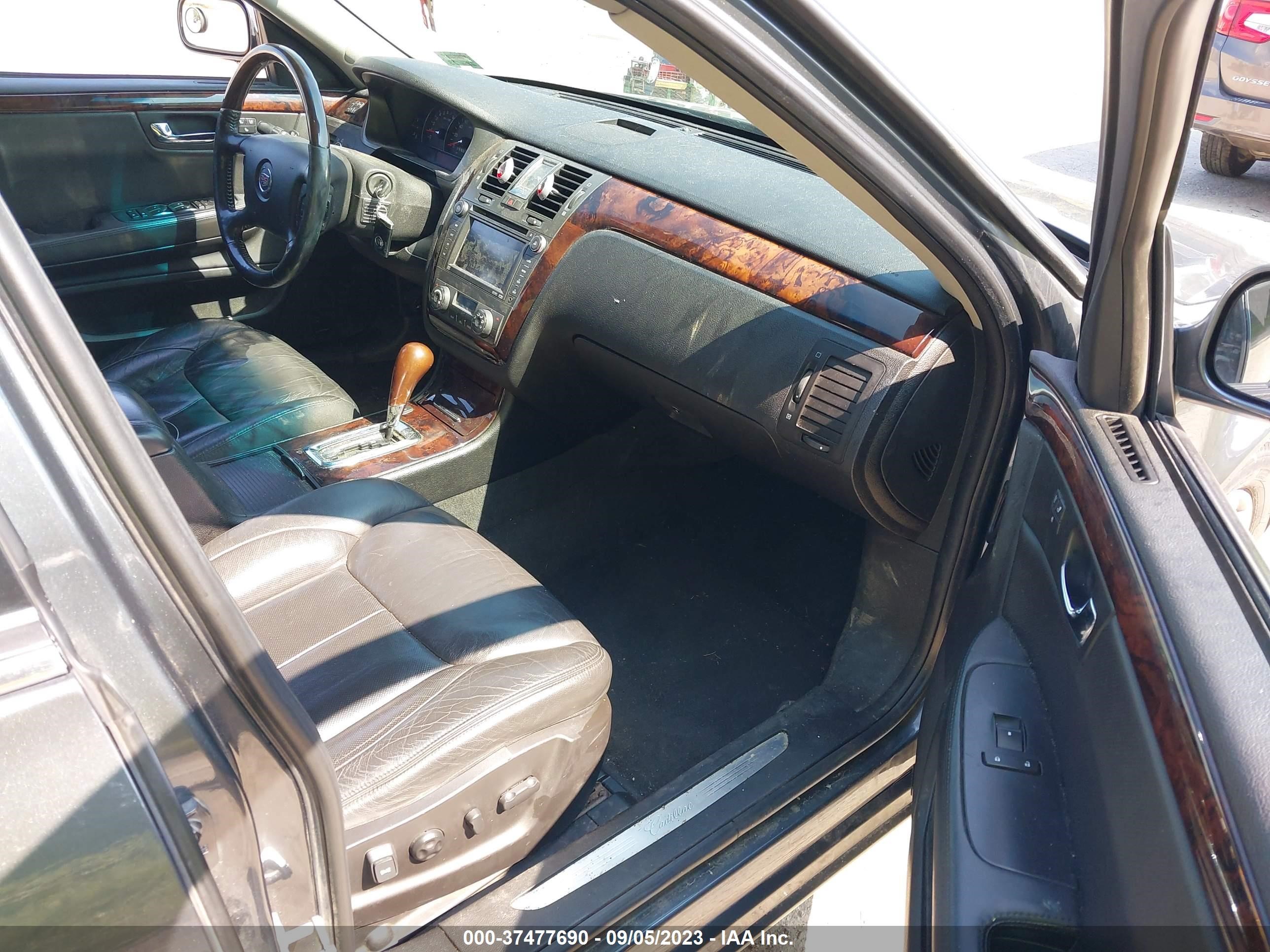 Photo 4 VIN: 1G6KH5EY8AU117934 - CADILLAC DTS 