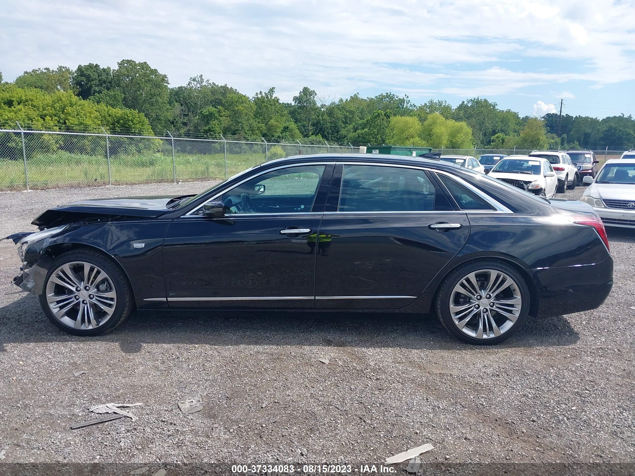 Photo 13 VIN: 1G6KN5R6XJU100294 - CADILLAC CT6 