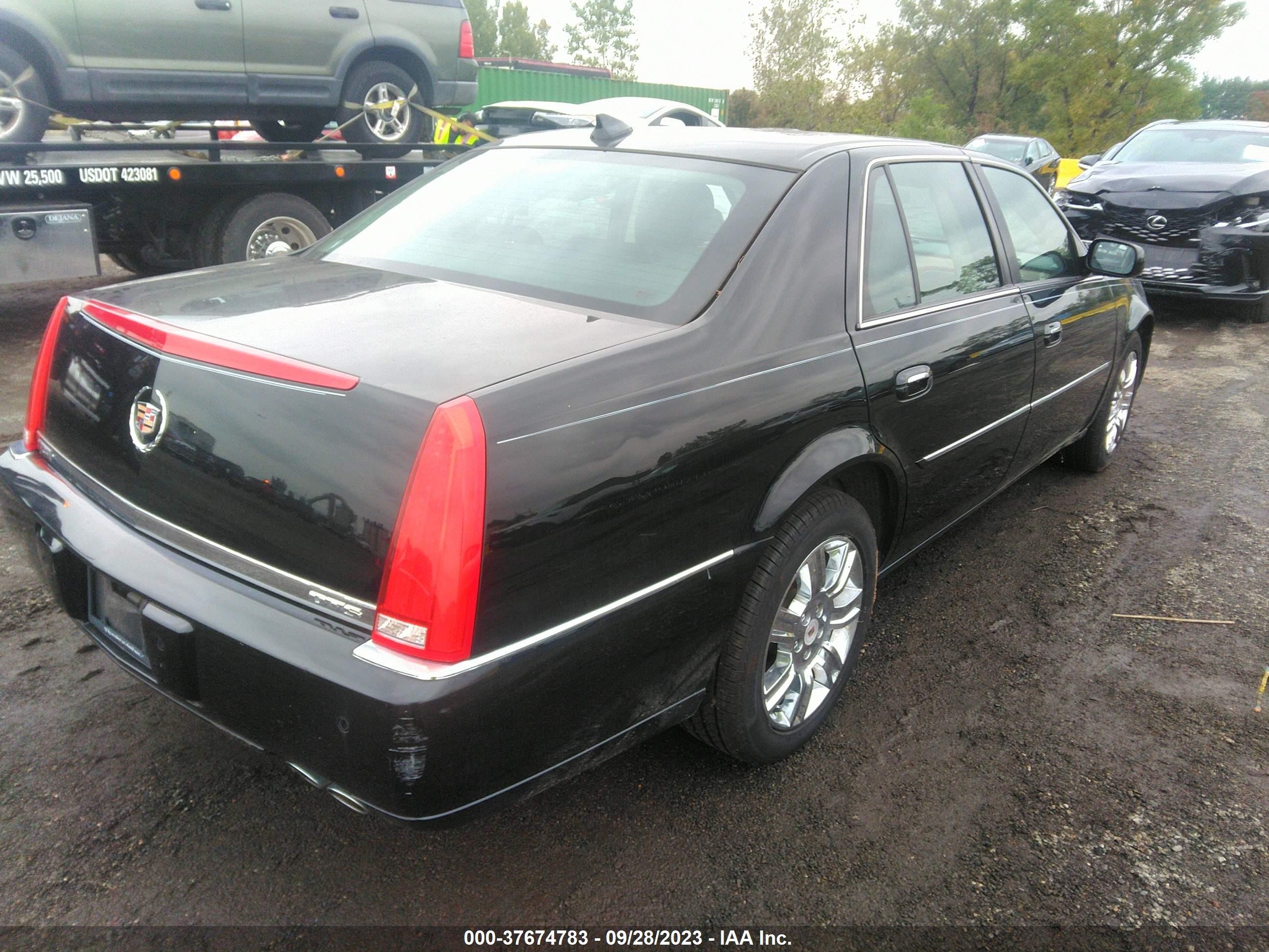 Photo 3 VIN: 1G6KP5ES2BU105889 - CADILLAC DTS 