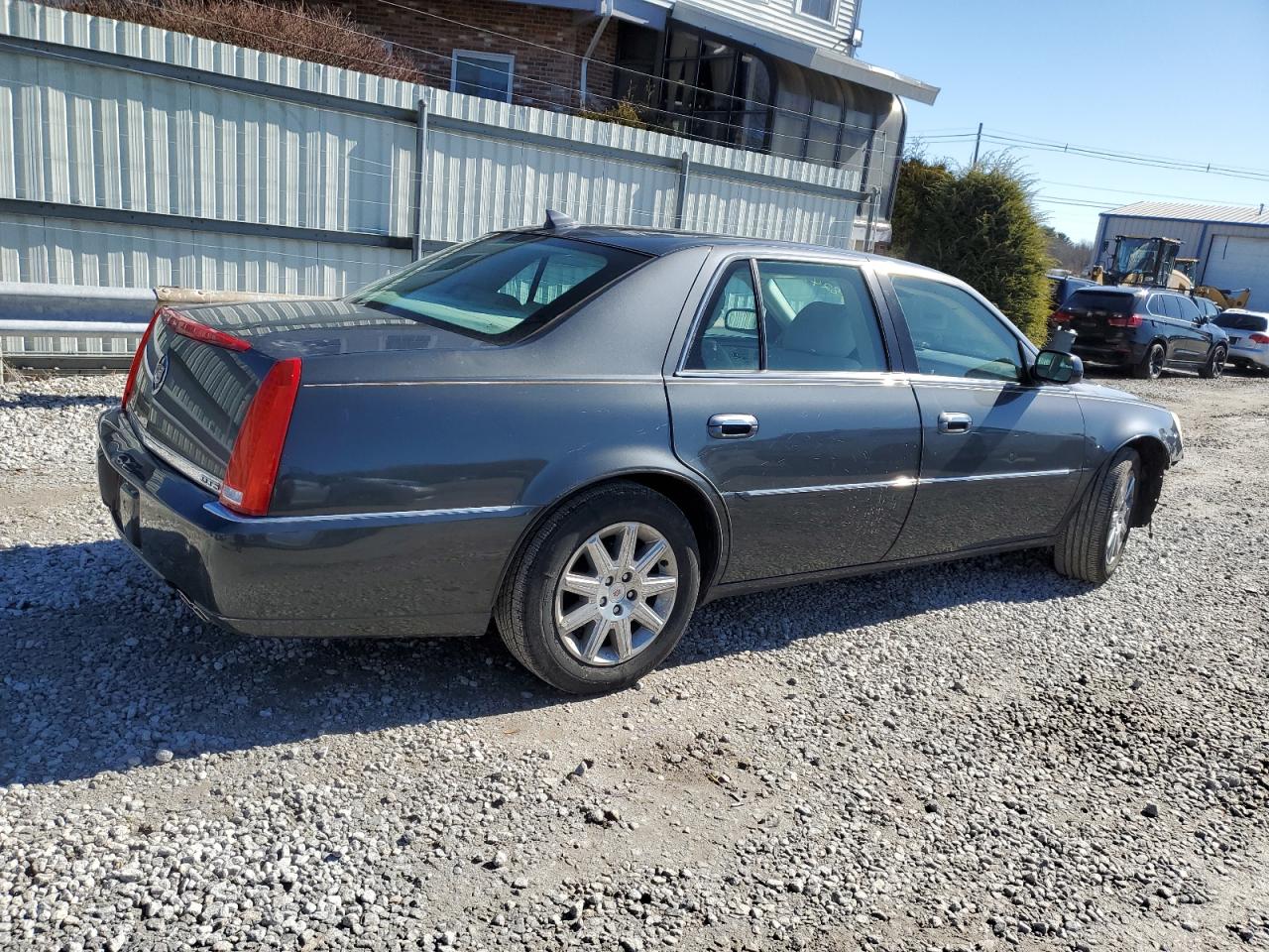 Photo 2 VIN: 1G6KP5ES8BU148875 - CADILLAC DTS 