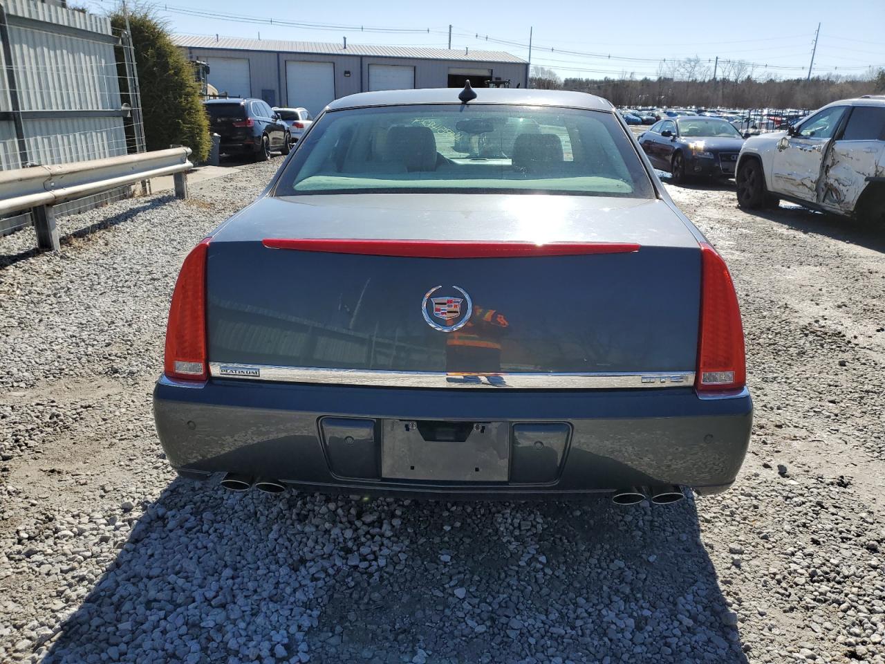 Photo 5 VIN: 1G6KP5ES8BU148875 - CADILLAC DTS 