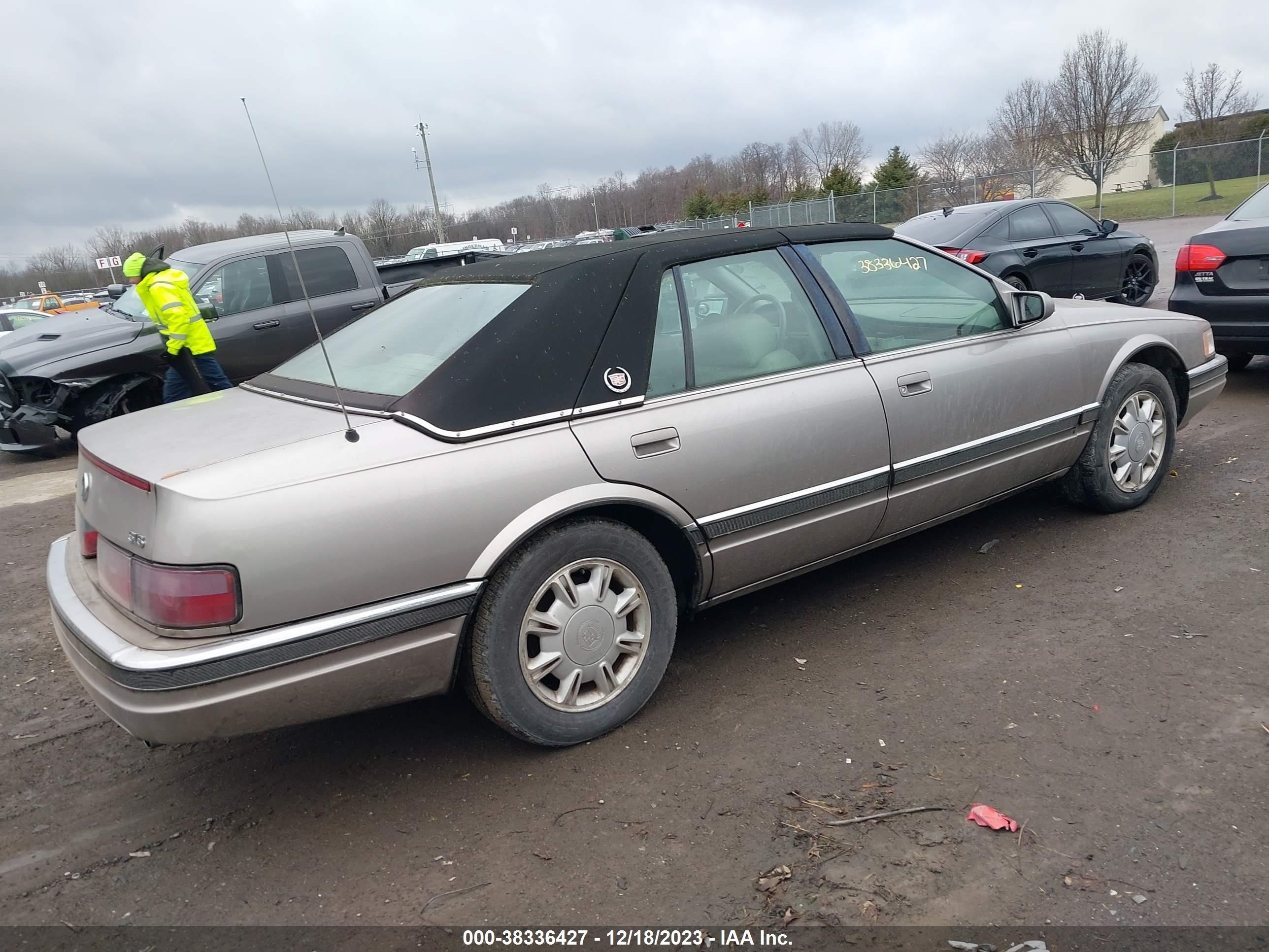 Photo 3 VIN: 1G6KS52Y3SU801961 - CADILLAC SEVILLE 