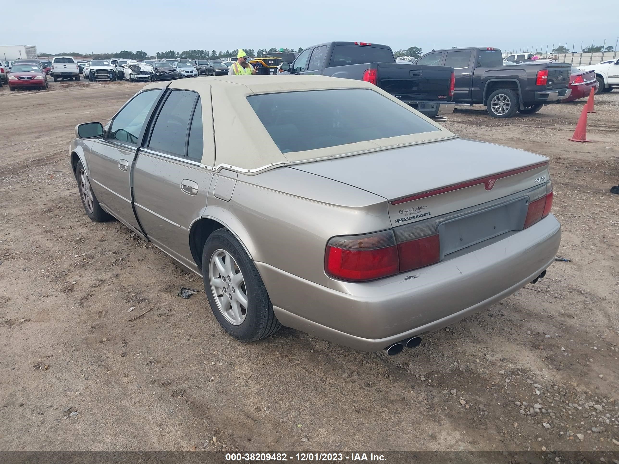 Photo 2 VIN: 1G6KS54Y11U216890 - CADILLAC SEVILLE 