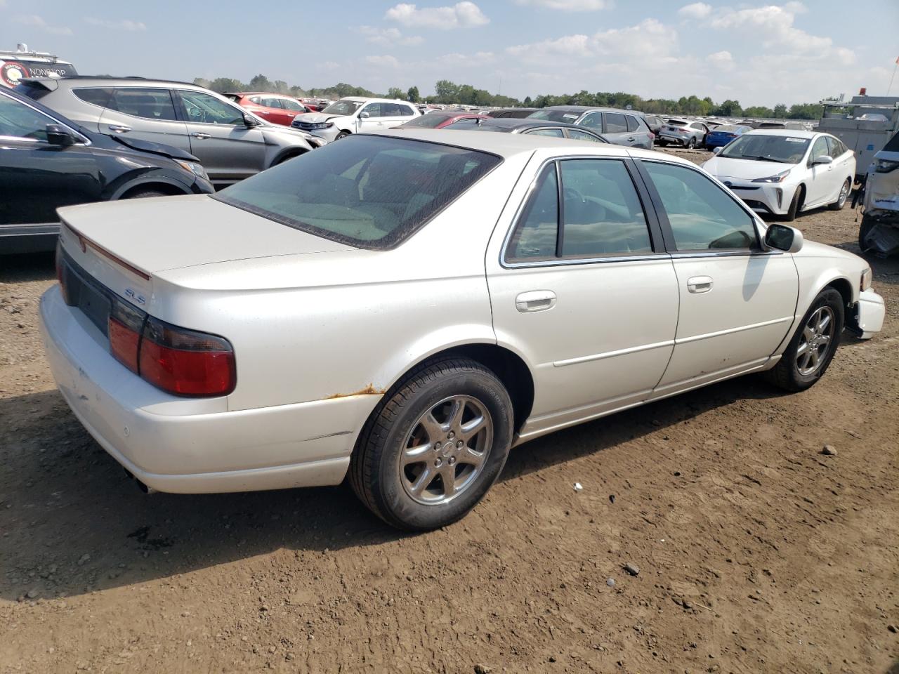 Photo 2 VIN: 1G6KS54Y81U214943 - CADILLAC SEVILLE 