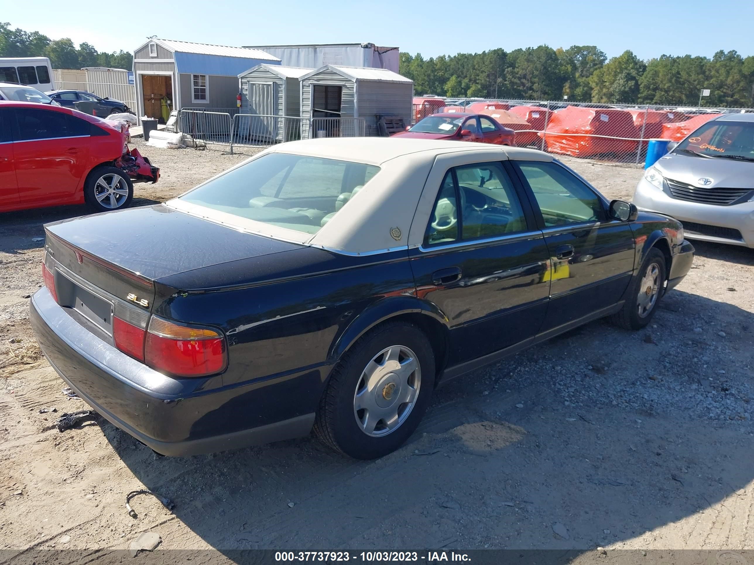 Photo 3 VIN: 1G6KS54Y9YU164810 - CADILLAC SEVILLE 