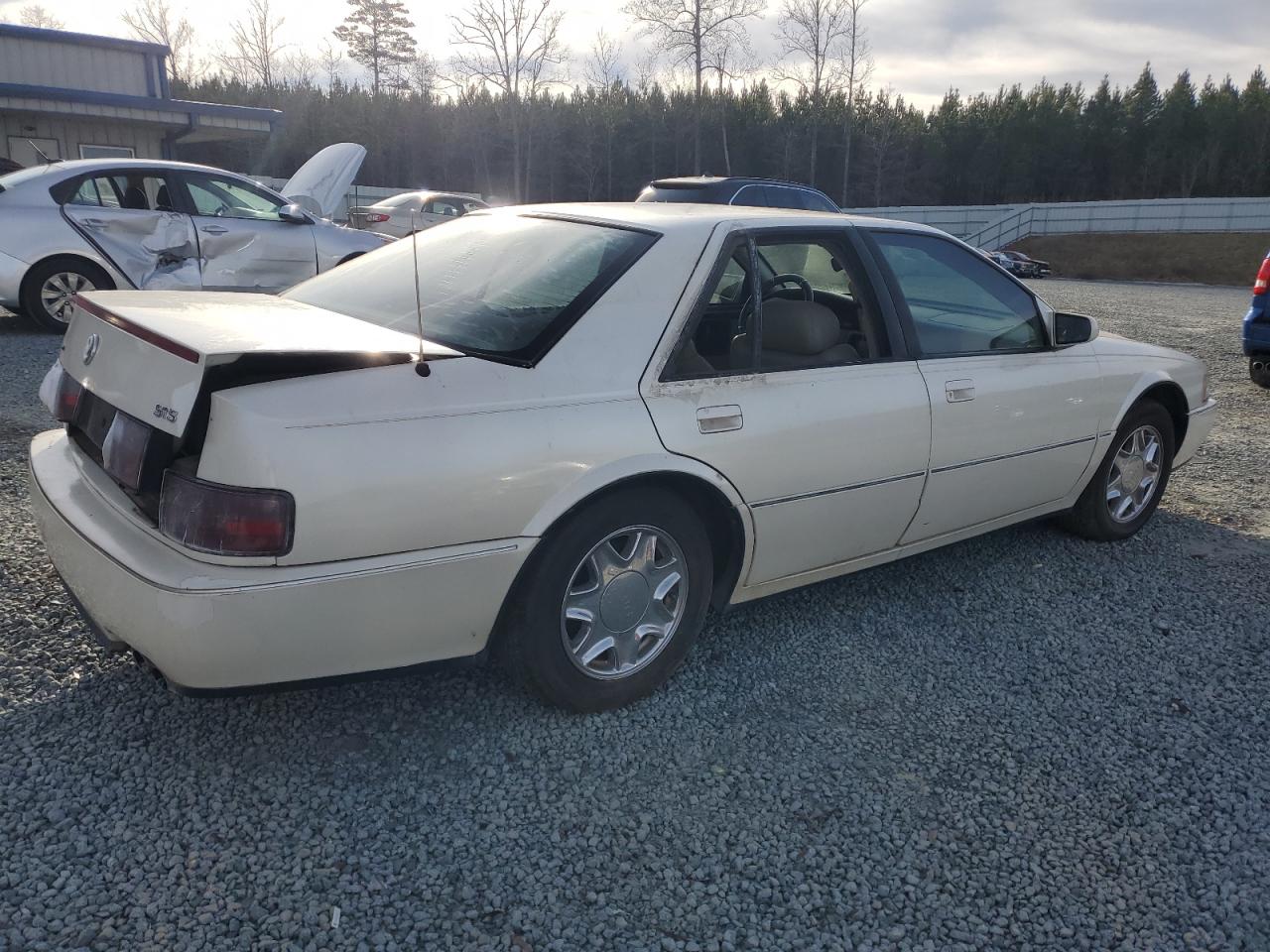 Photo 2 VIN: 1G6KY5291SU812898 - CADILLAC SEVILLE 