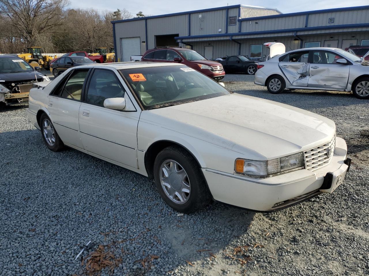 Photo 3 VIN: 1G6KY5291SU812898 - CADILLAC SEVILLE 