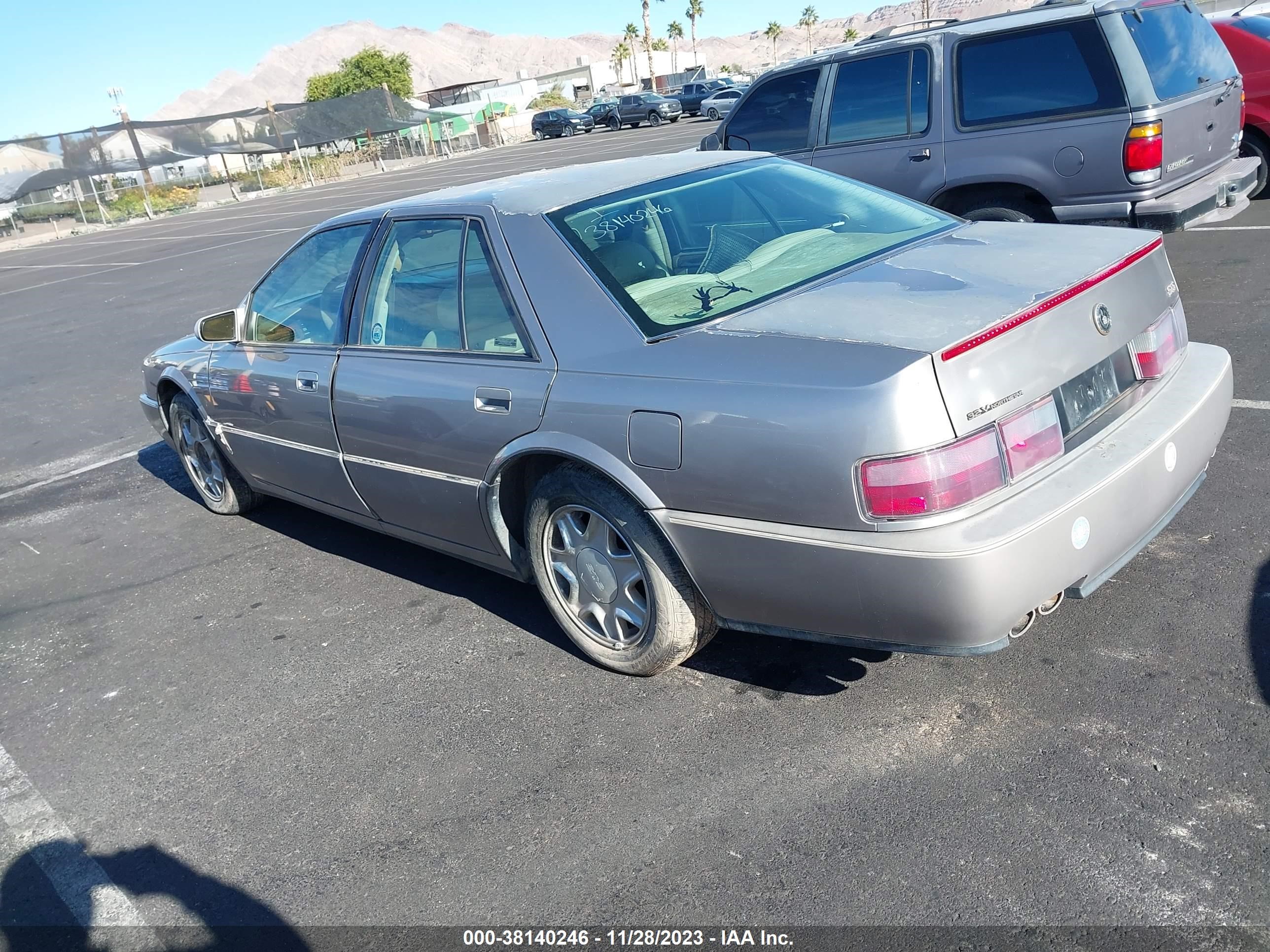 Photo 2 VIN: 1G6KY5297SU822674 - CADILLAC SEVILLE 