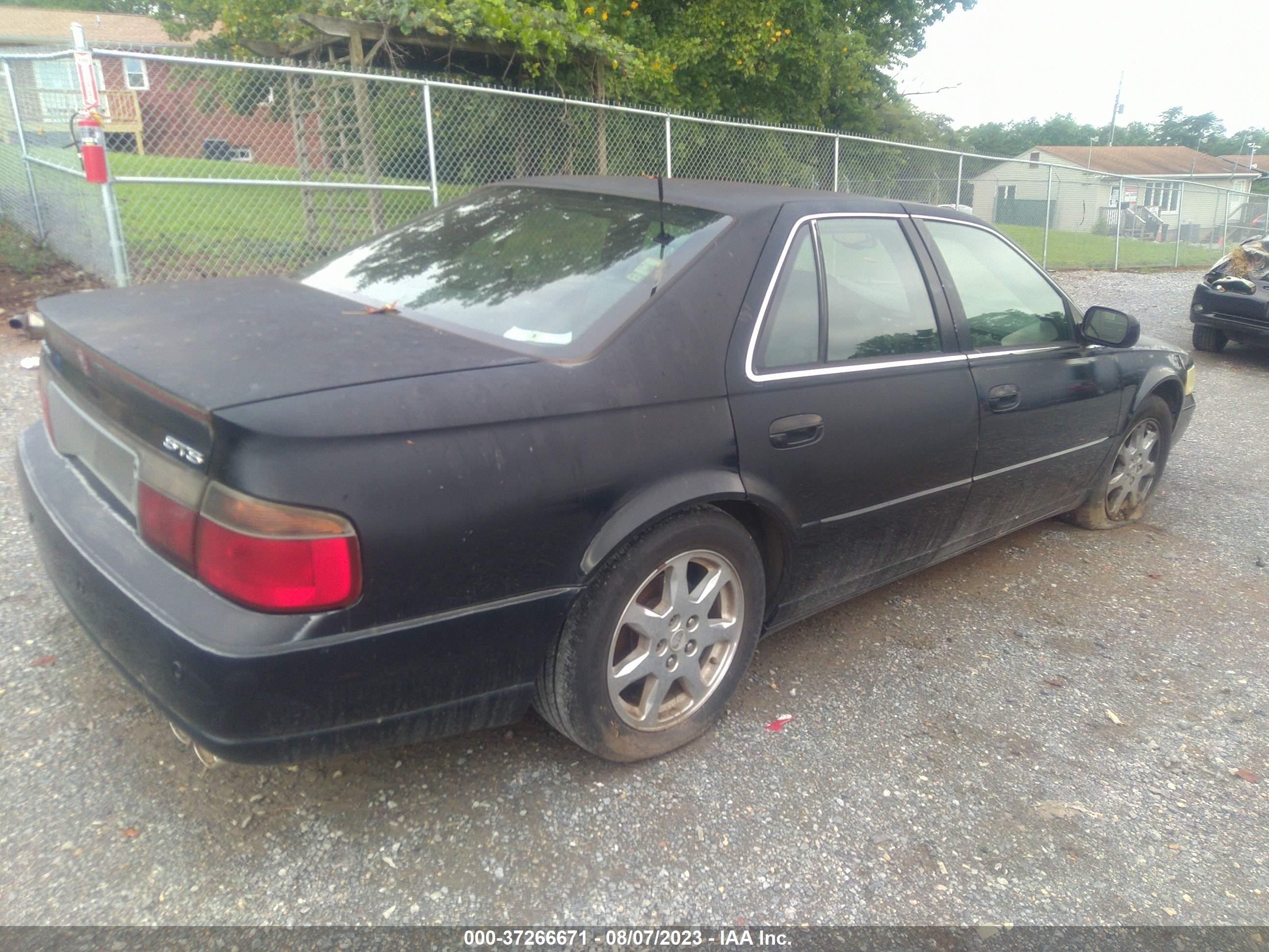 Photo 3 VIN: 1G6KY54903U250829 - CADILLAC SEVILLE 