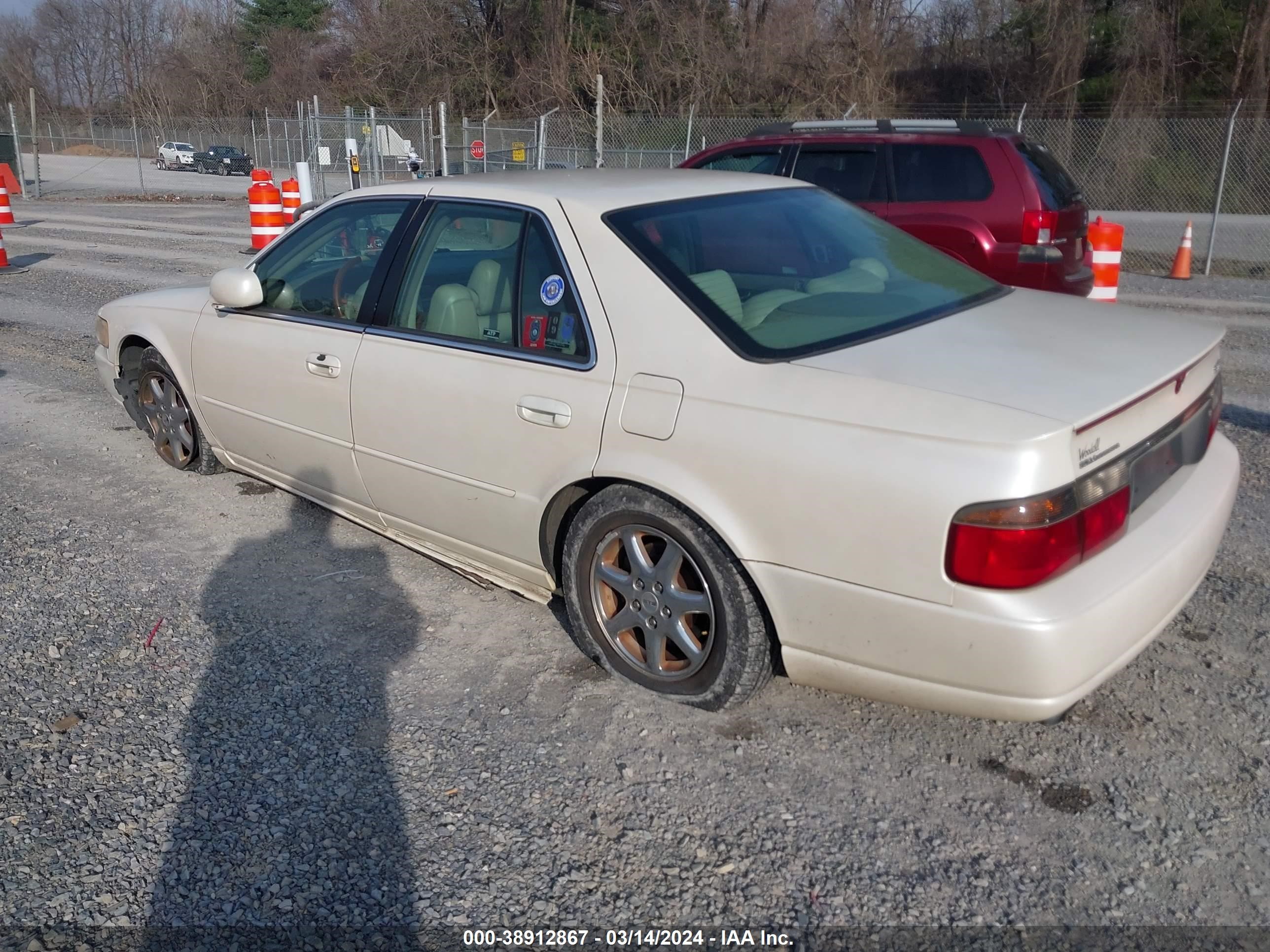 Photo 2 VIN: 1G6KY5492WU919266 - CADILLAC SEVILLE 