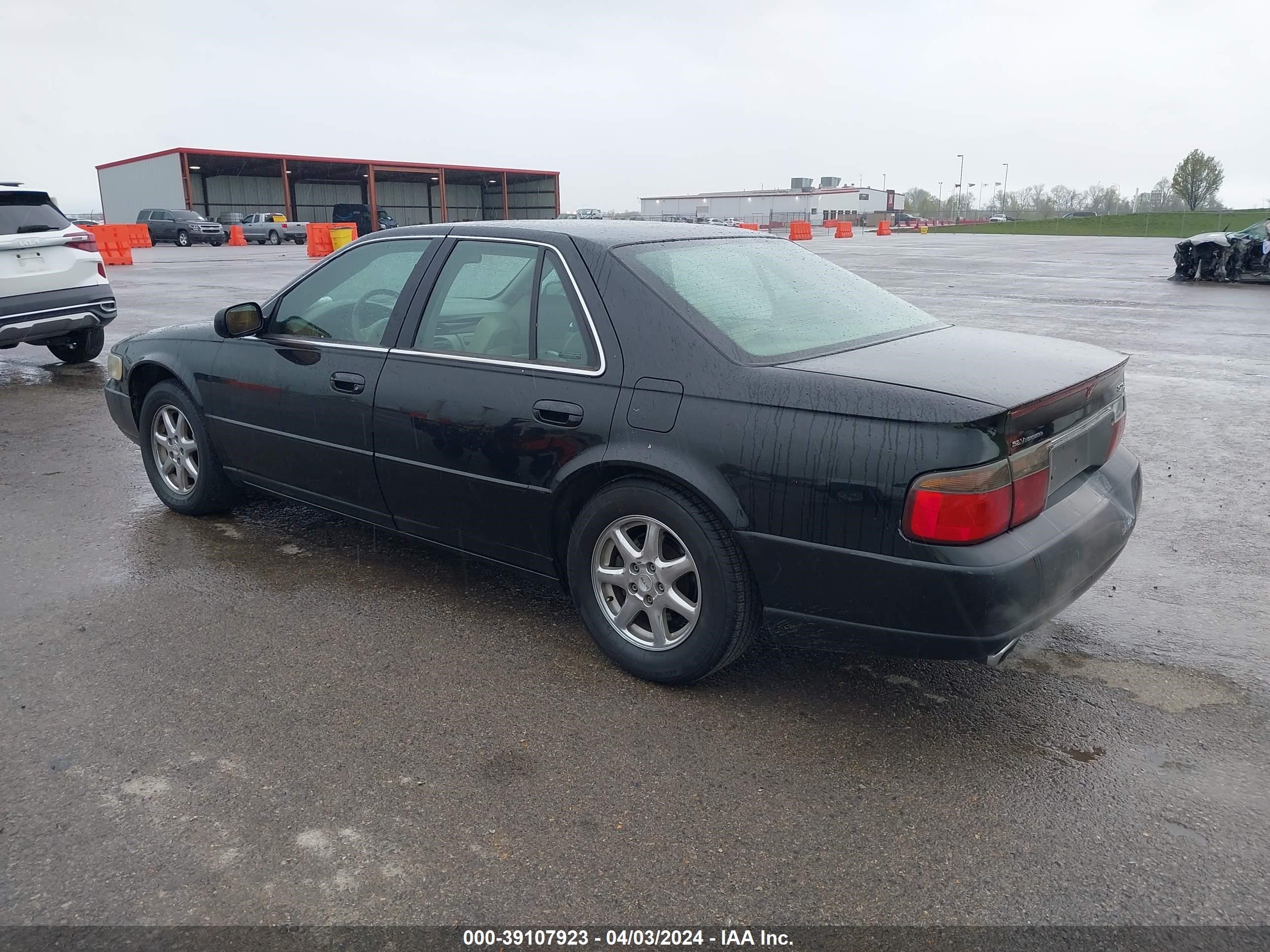 Photo 2 VIN: 1G6KY5492XU907572 - CADILLAC SEVILLE 