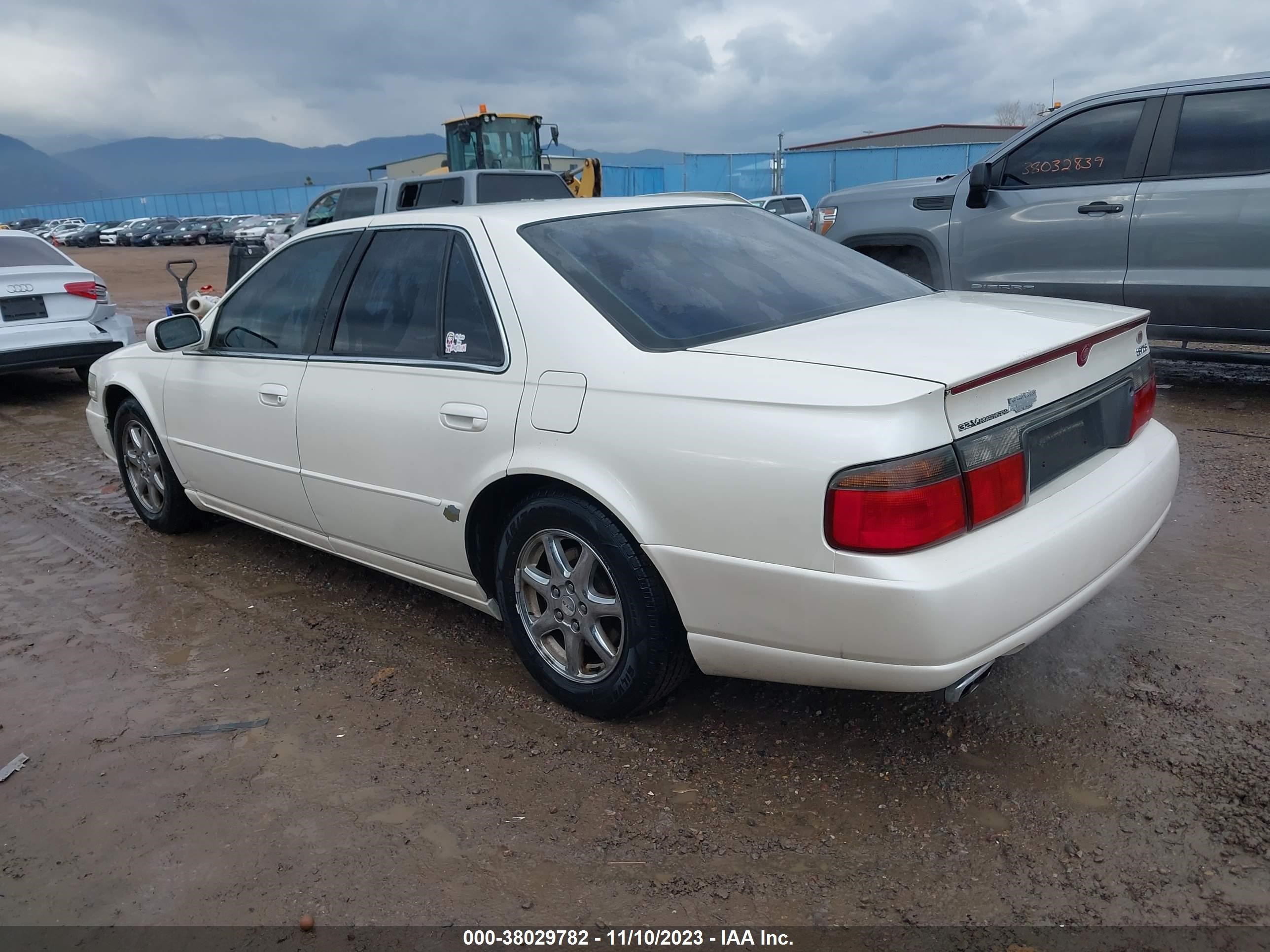 Photo 2 VIN: 1G6KY5493WU916344 - CADILLAC SEVILLE 