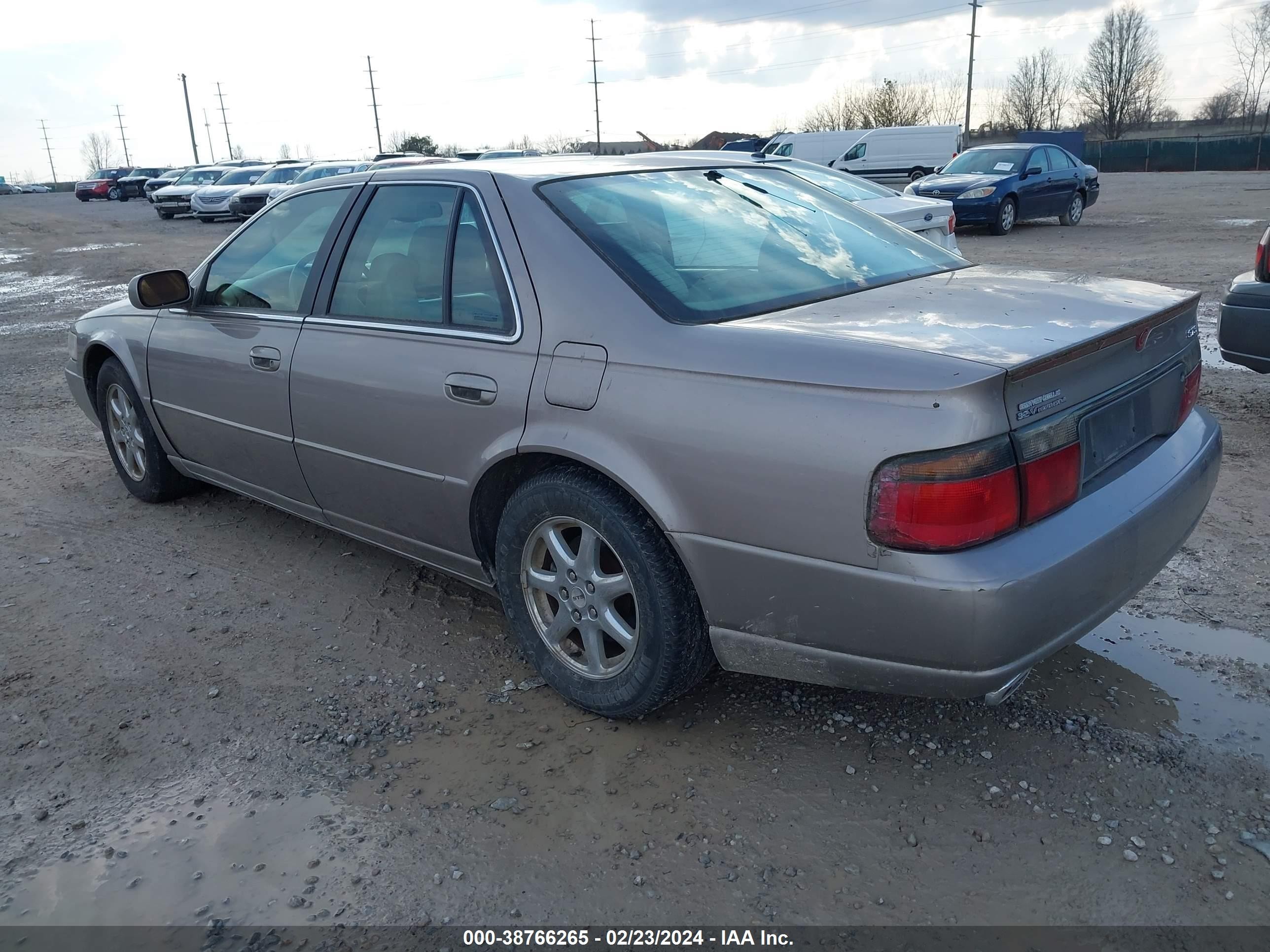 Photo 2 VIN: 1G6KY5499XU919069 - CADILLAC SEVILLE 