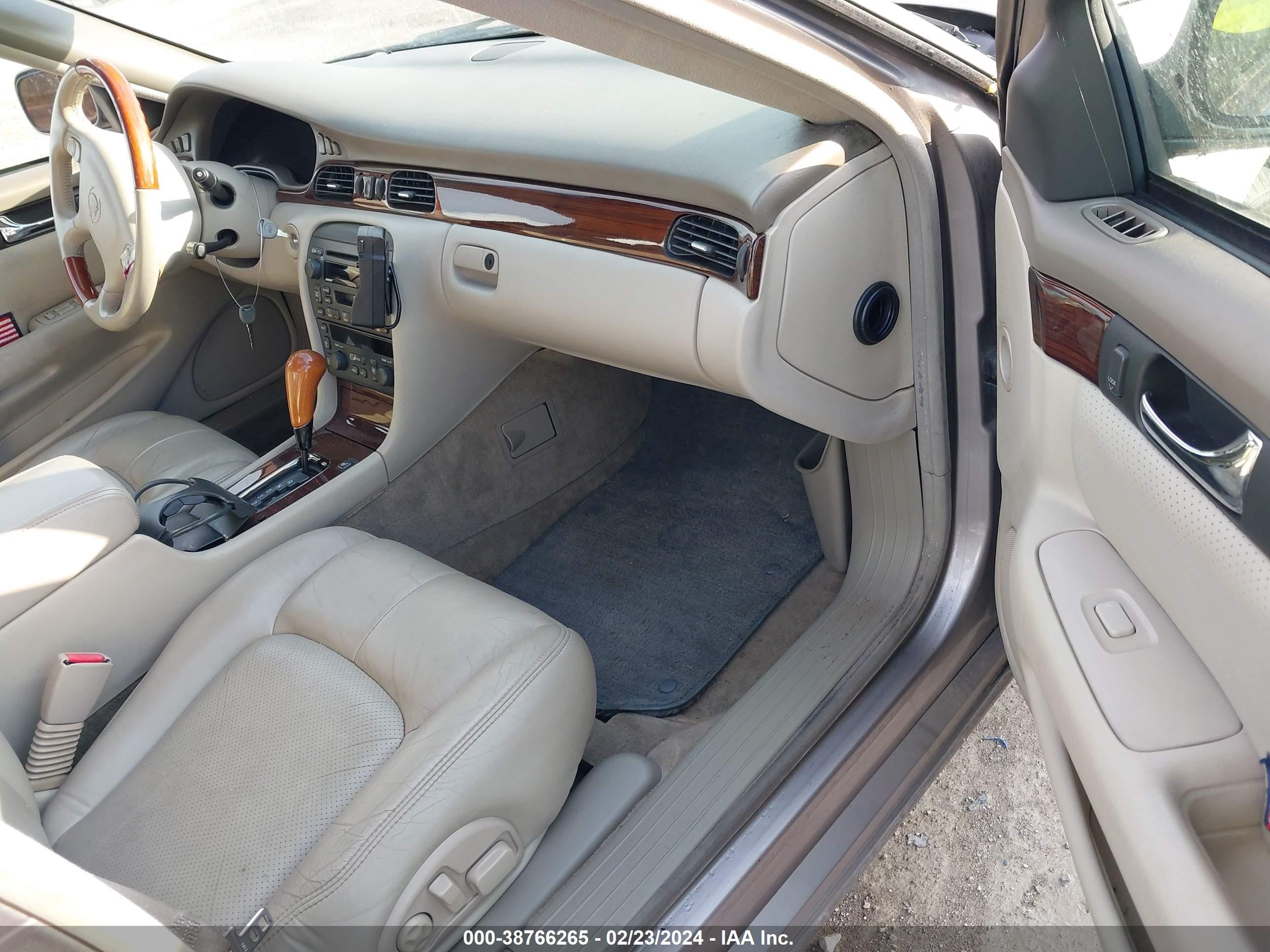 Photo 4 VIN: 1G6KY5499XU919069 - CADILLAC SEVILLE 