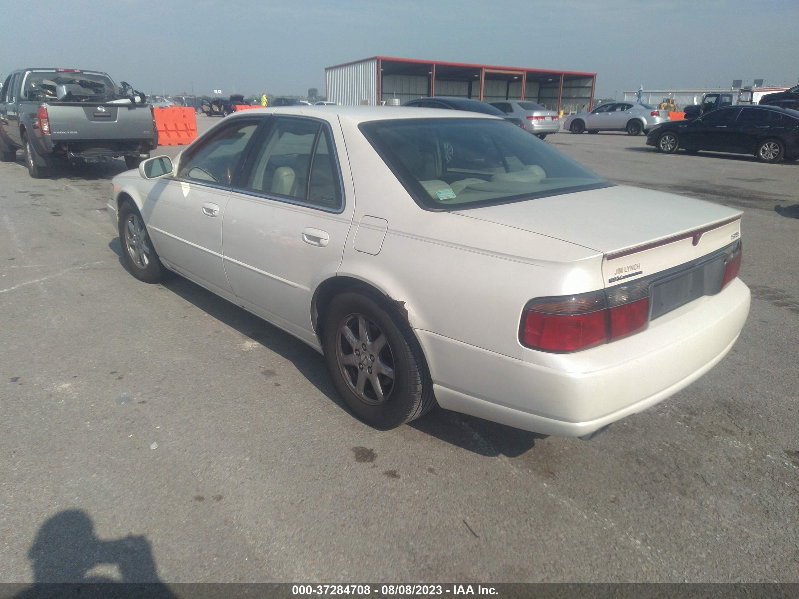 Photo 2 VIN: 1G6KY549XYU142208 - CADILLAC SEVILLE 