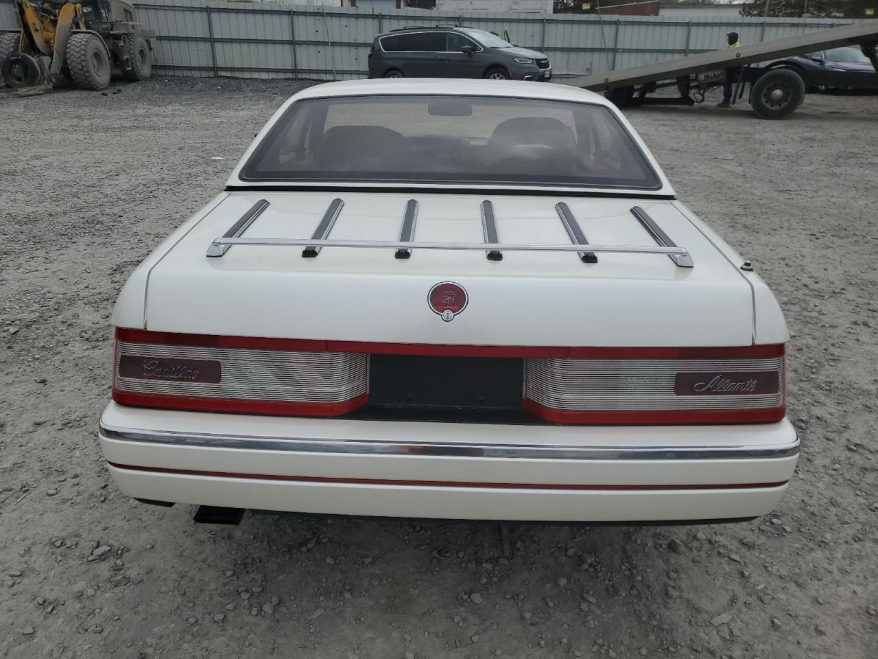 Photo 5 VIN: 1G6VR3175JU100584 - CADILLAC ALLANTE 