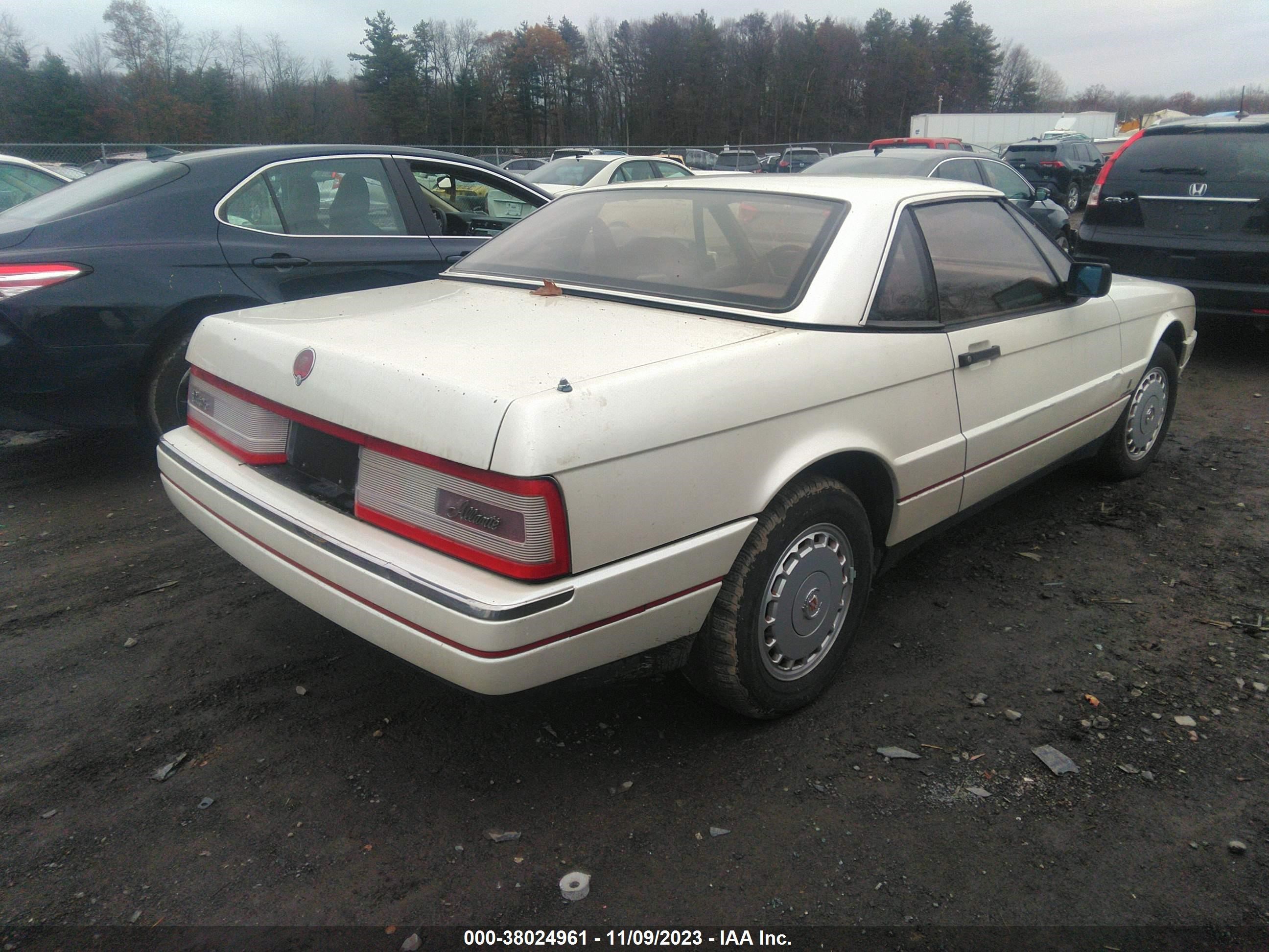 Photo 3 VIN: 1G6VR3175JU102397 - CADILLAC ALLANTE 