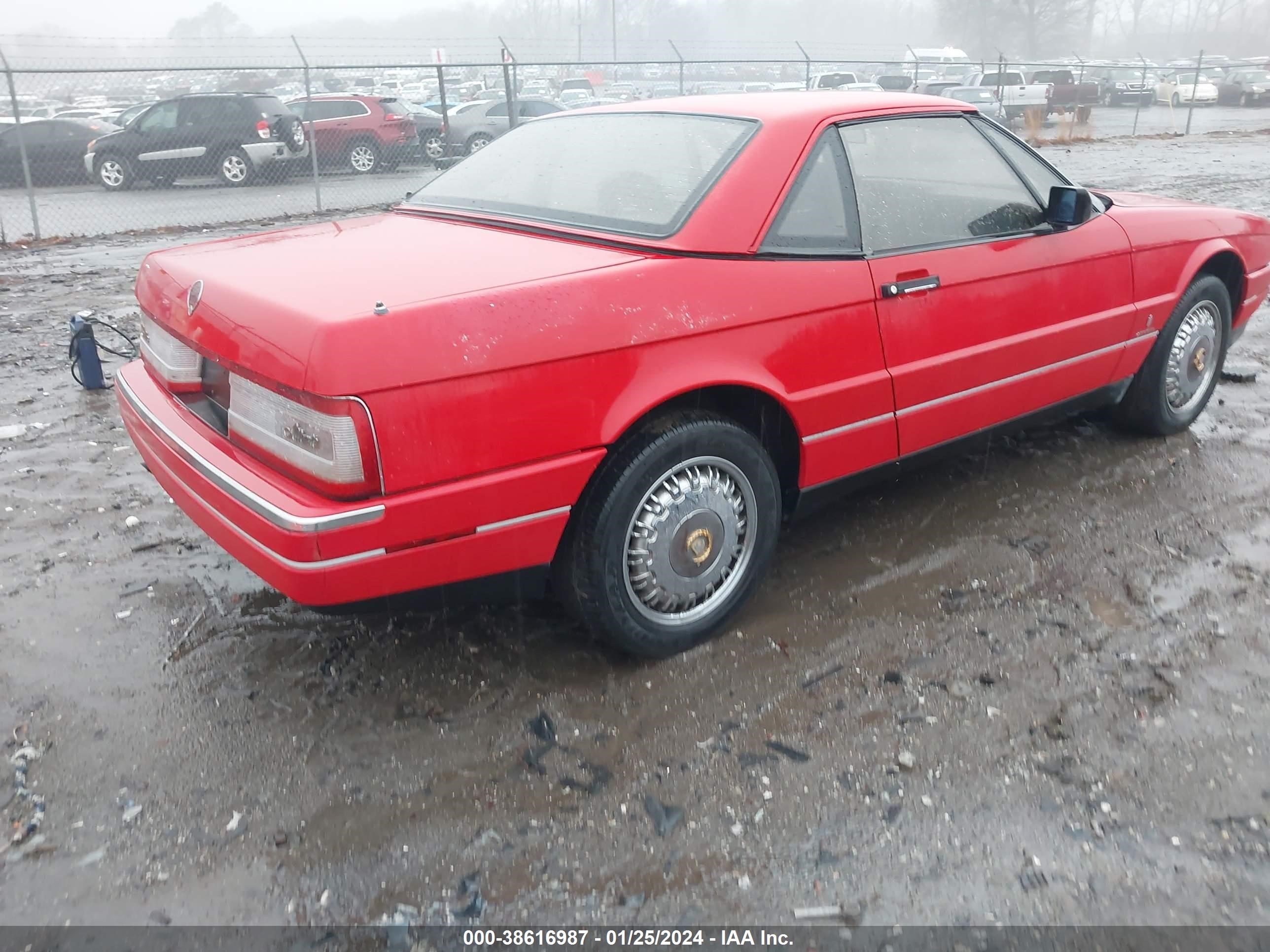 Photo 3 VIN: 1G6VR3181KU101189 - CADILLAC ALLANTE 