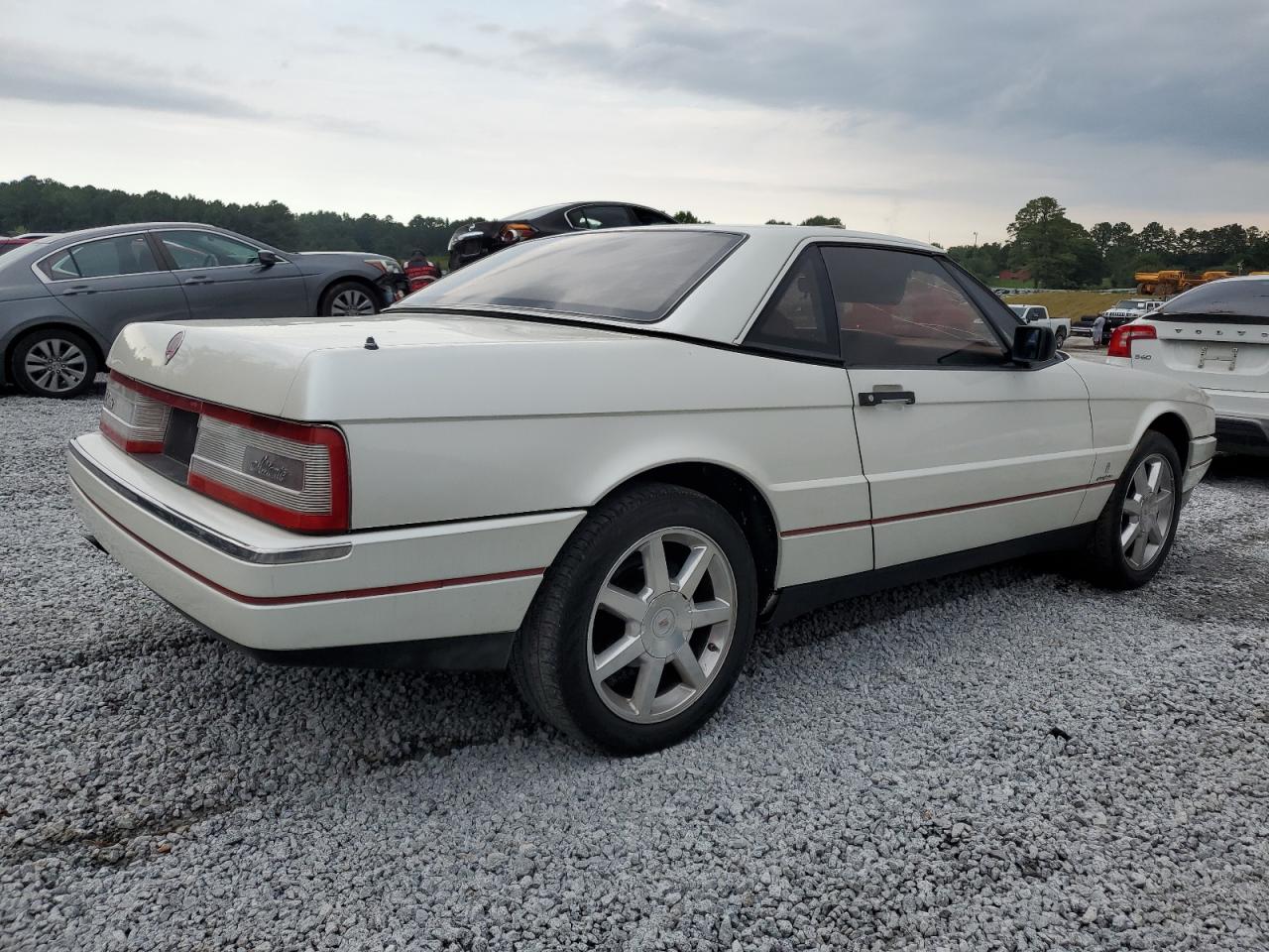 Photo 2 VIN: 1G6VR3187KU101097 - CADILLAC ALLANTE 