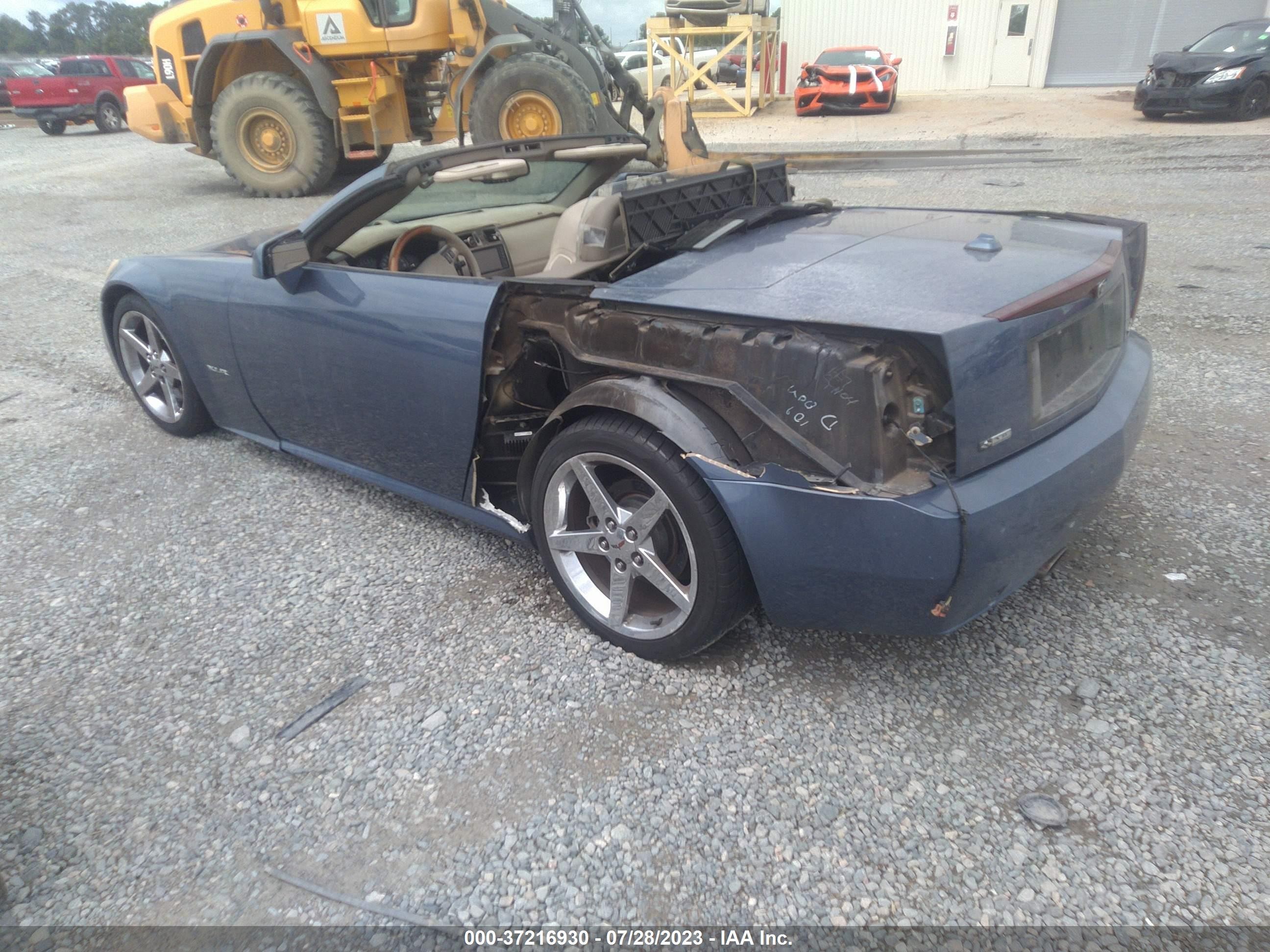 Photo 2 VIN: 1G6YV34A055601060 - CADILLAC XLR 