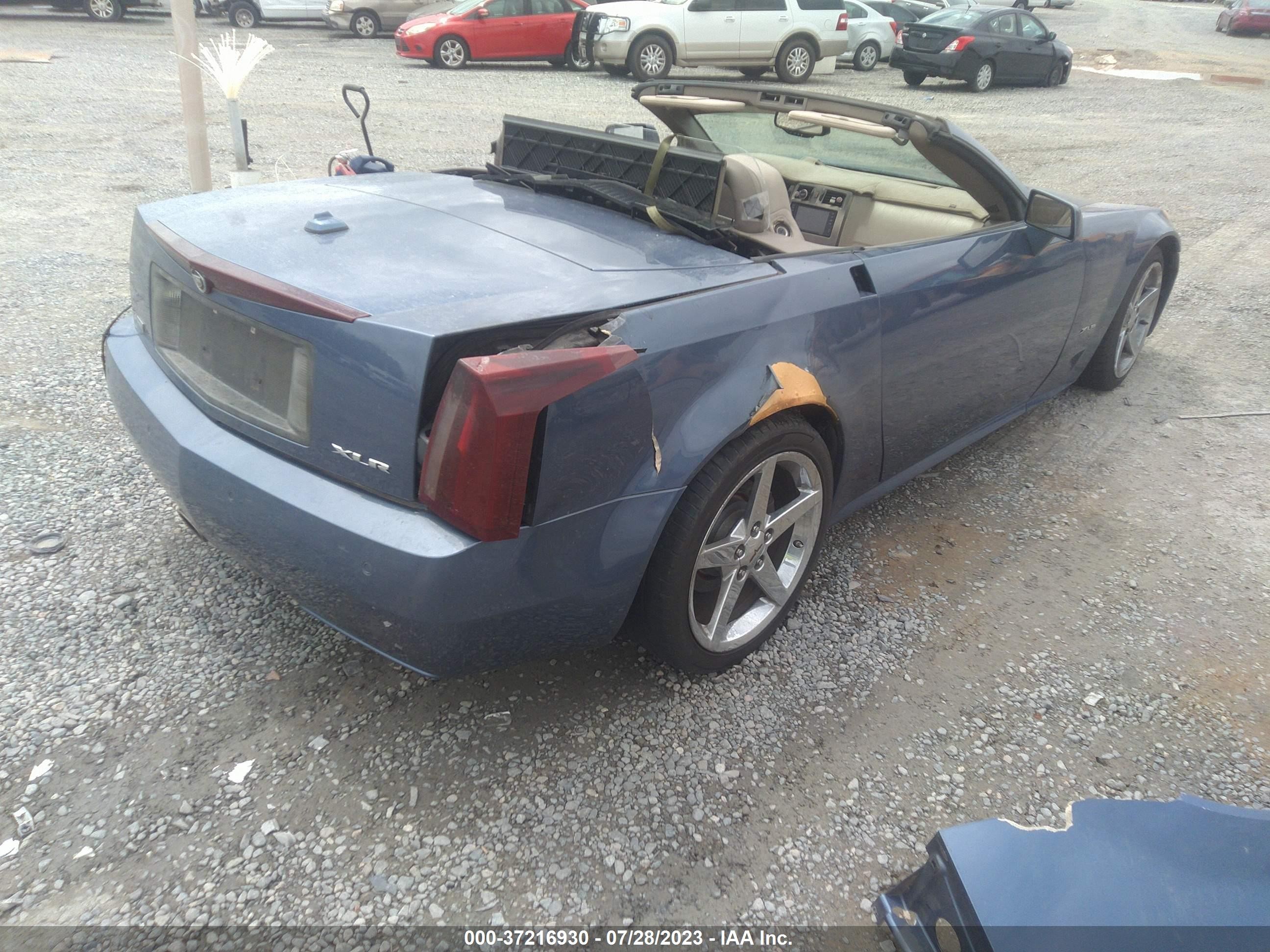 Photo 3 VIN: 1G6YV34A055601060 - CADILLAC XLR 