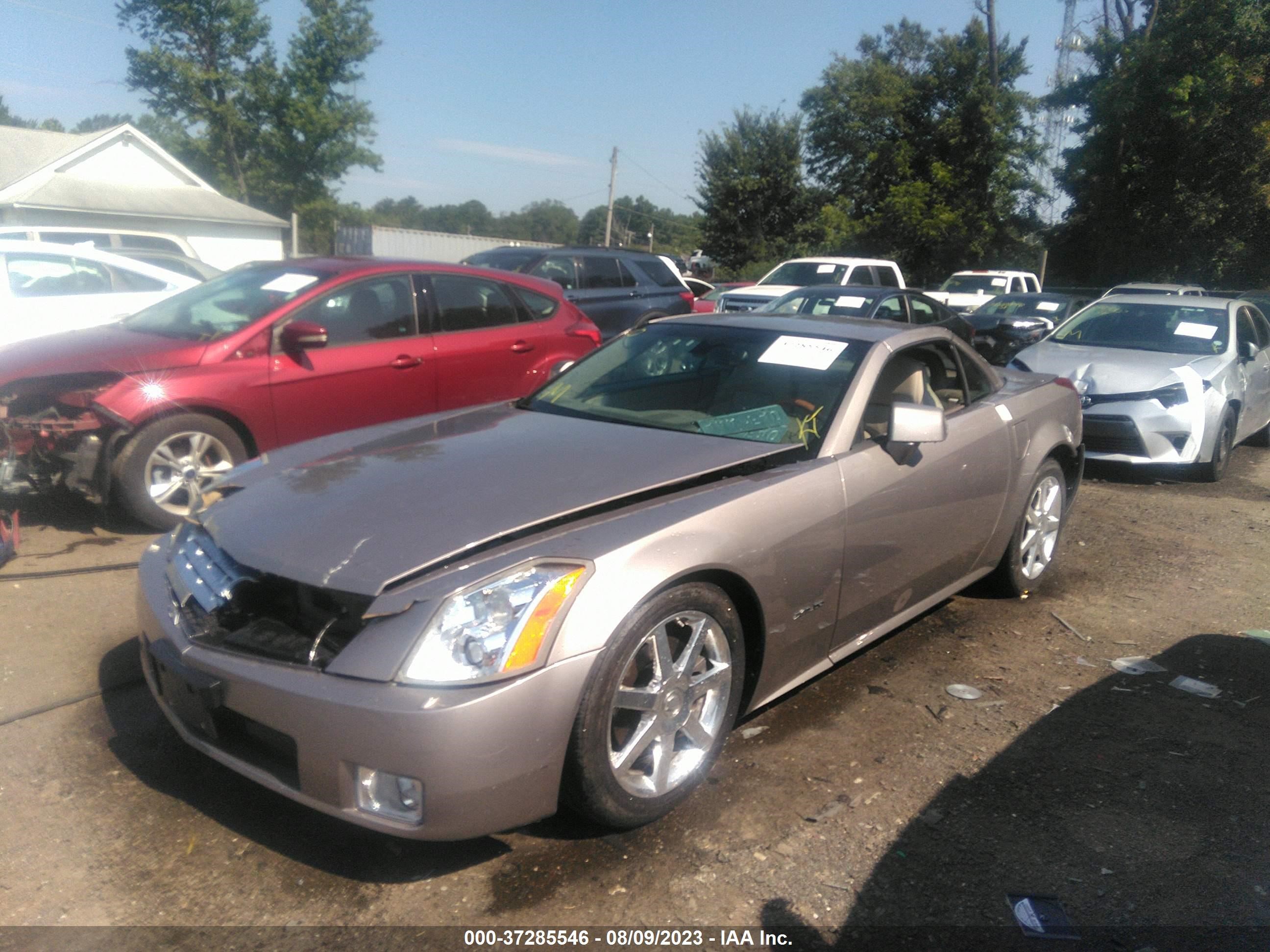 Photo 1 VIN: 1G6YV34A155601326 - CADILLAC XLR 