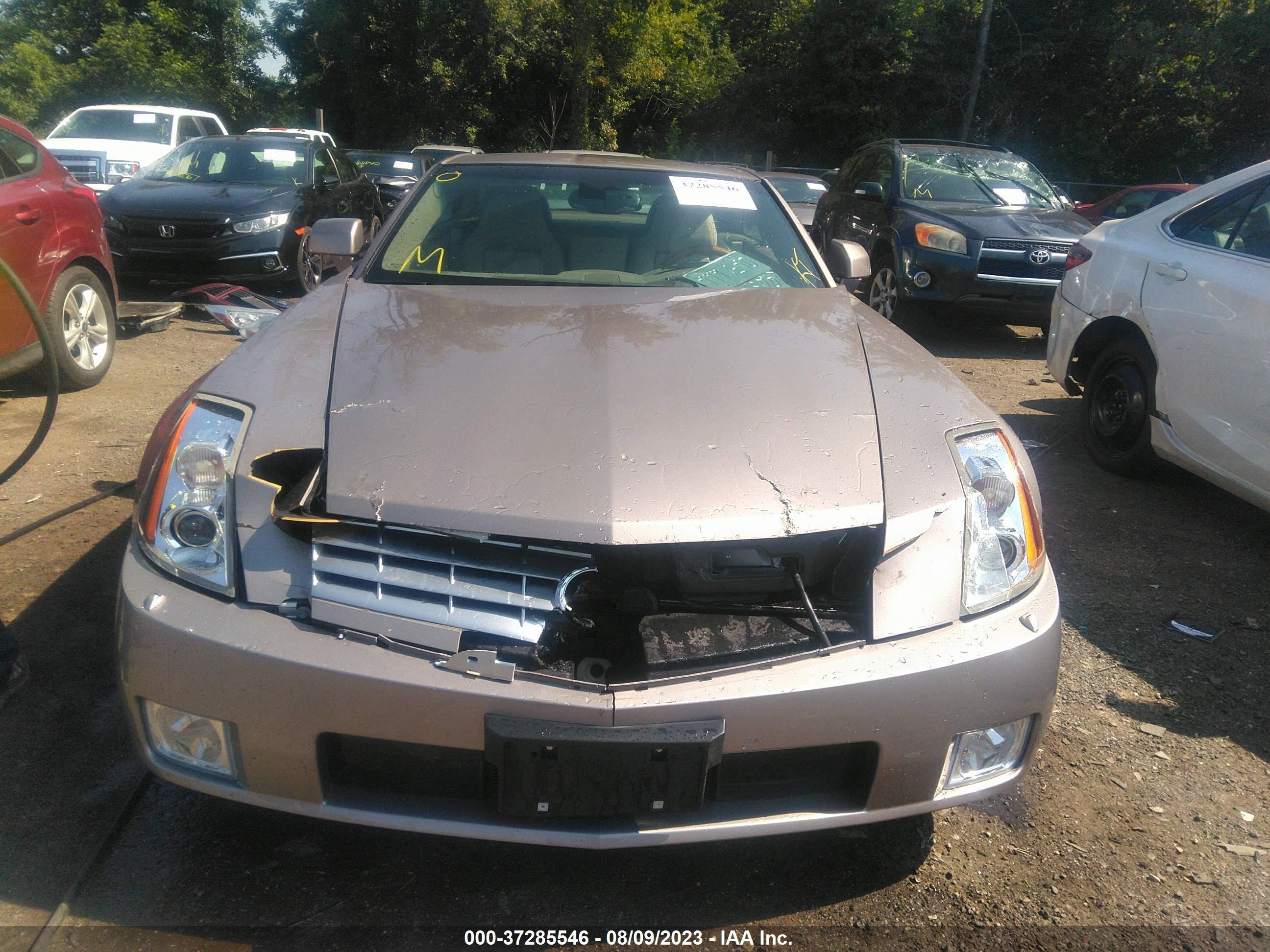 Photo 11 VIN: 1G6YV34A155601326 - CADILLAC XLR 