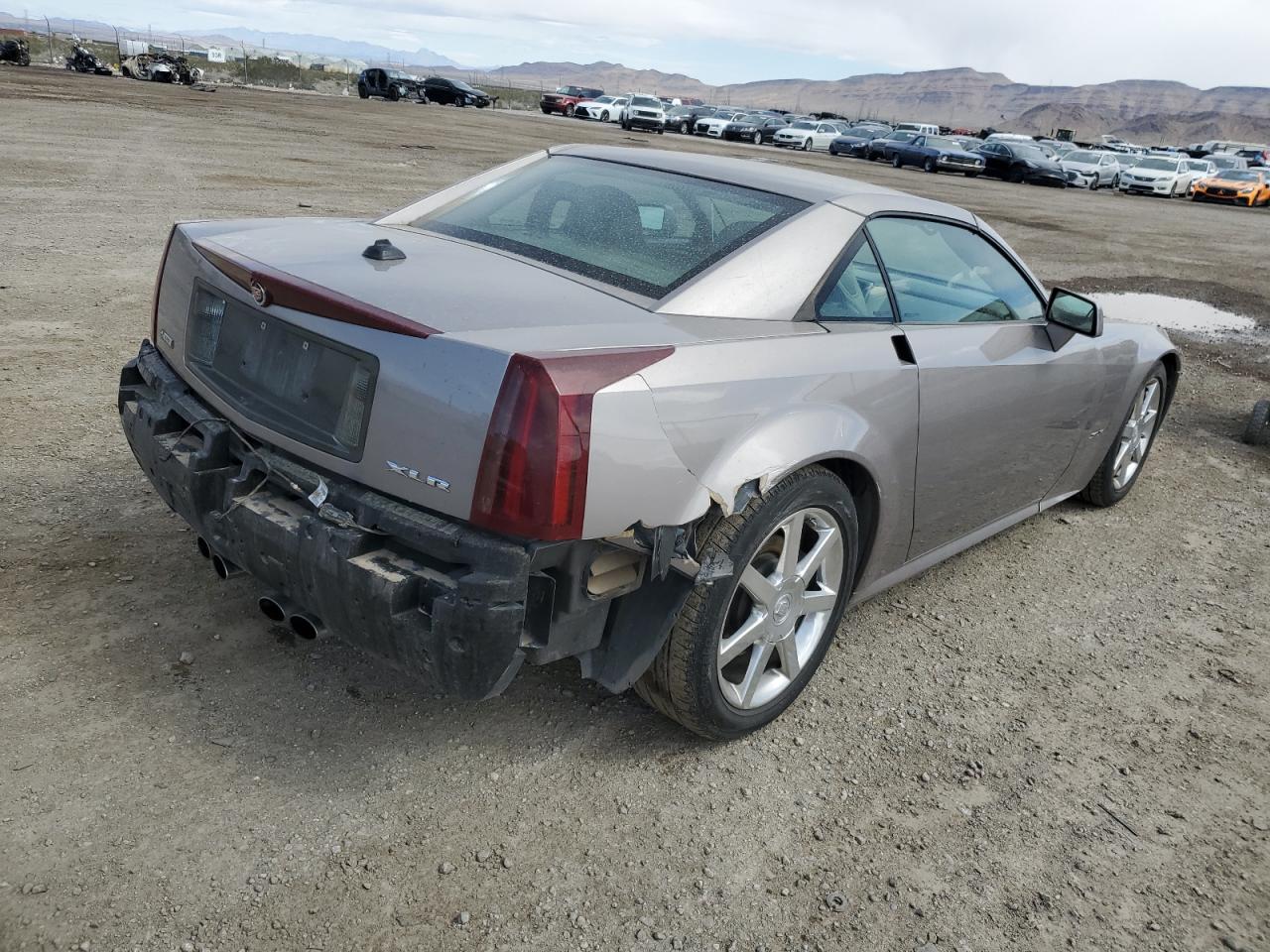 Photo 2 VIN: 1G6YV34A755602416 - CADILLAC XLR 