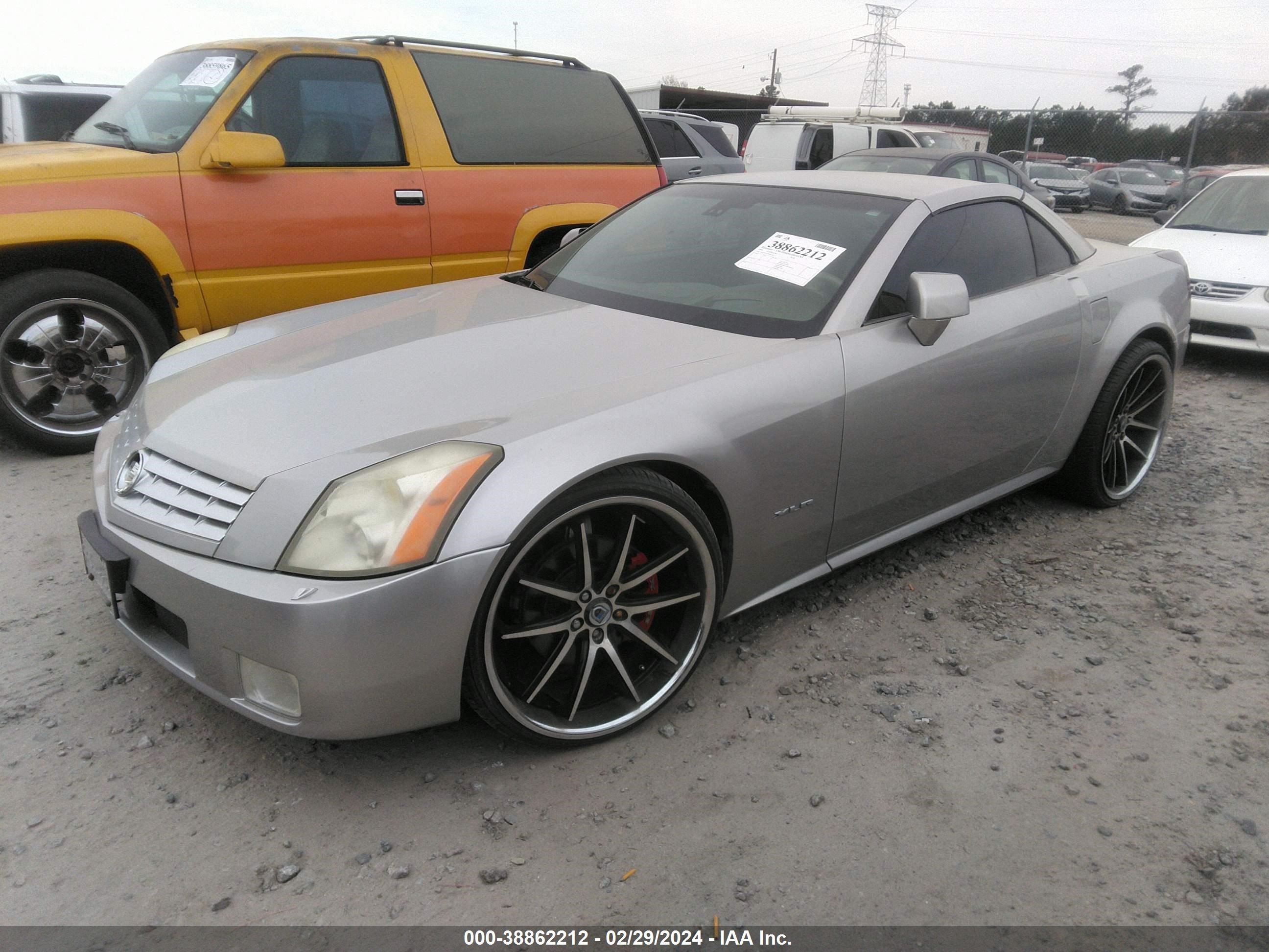 Photo 1 VIN: 1G6YV34A955601462 - CADILLAC XLR 