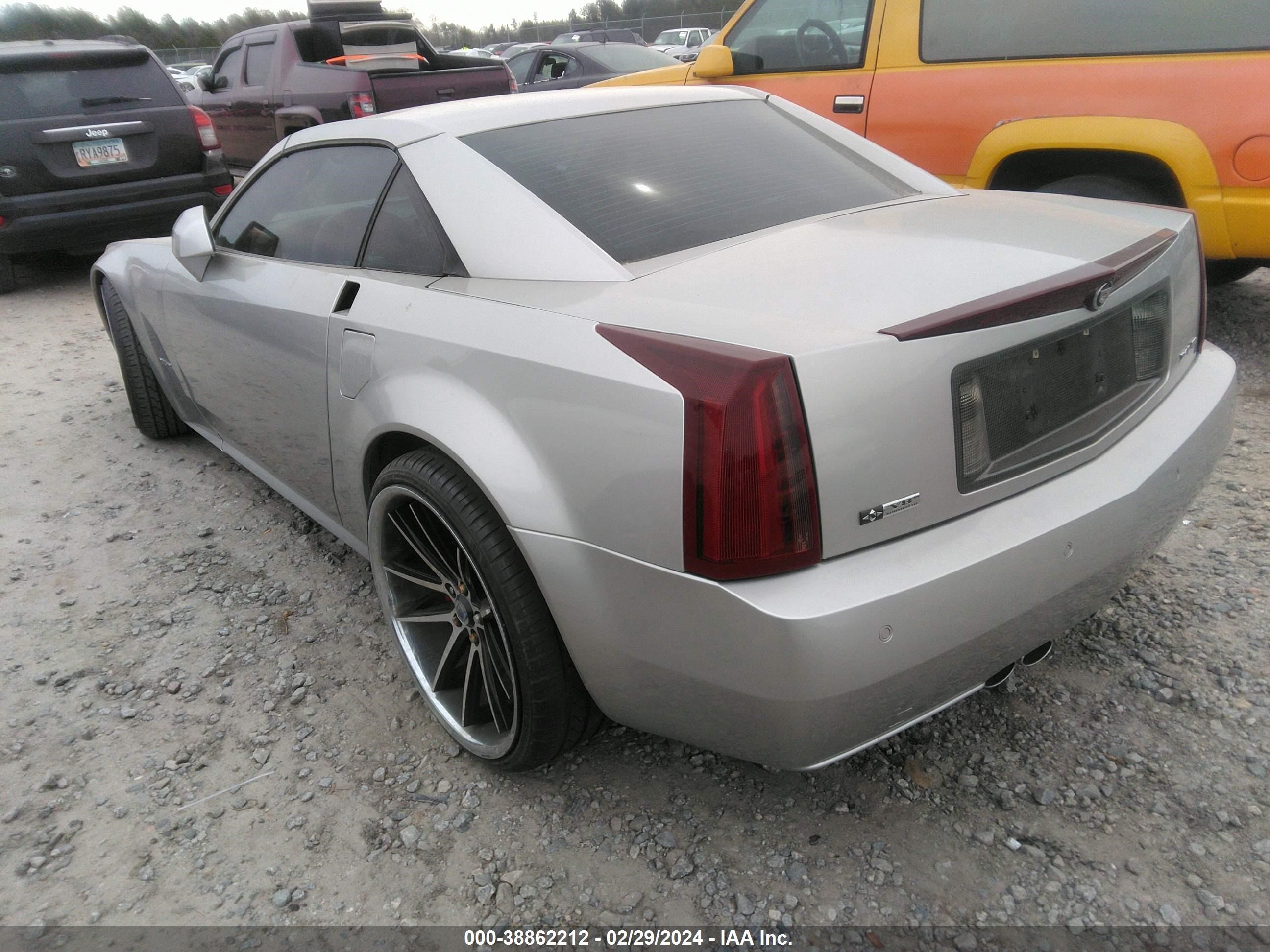 Photo 2 VIN: 1G6YV34A955601462 - CADILLAC XLR 