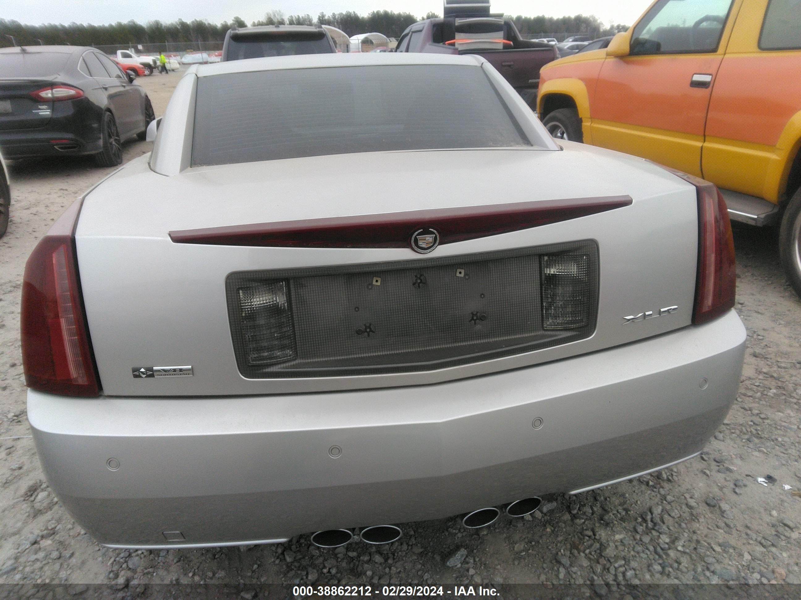 Photo 5 VIN: 1G6YV34A955601462 - CADILLAC XLR 