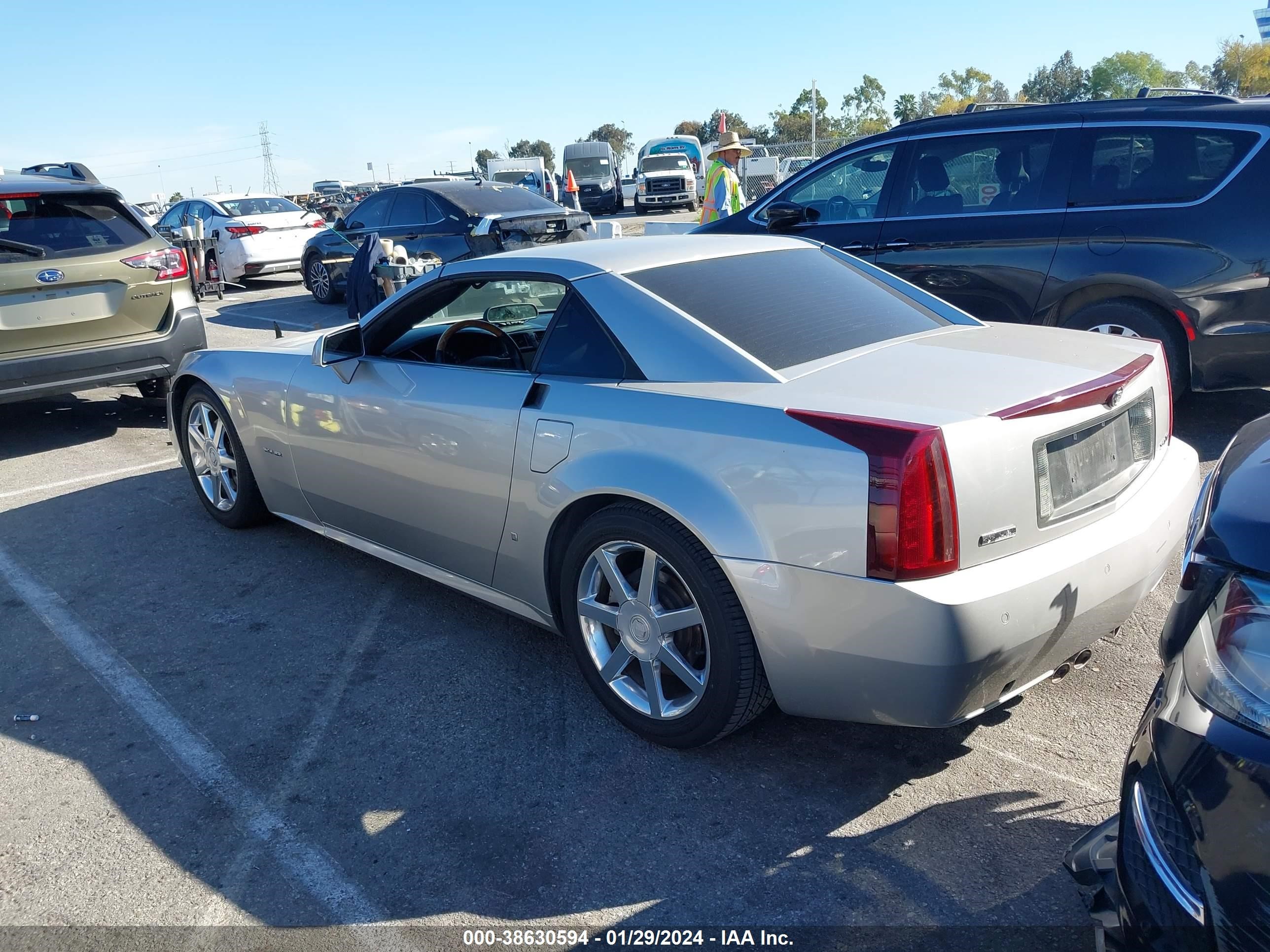 Photo 2 VIN: 1G6YV36A465600251 - CADILLAC XLR 