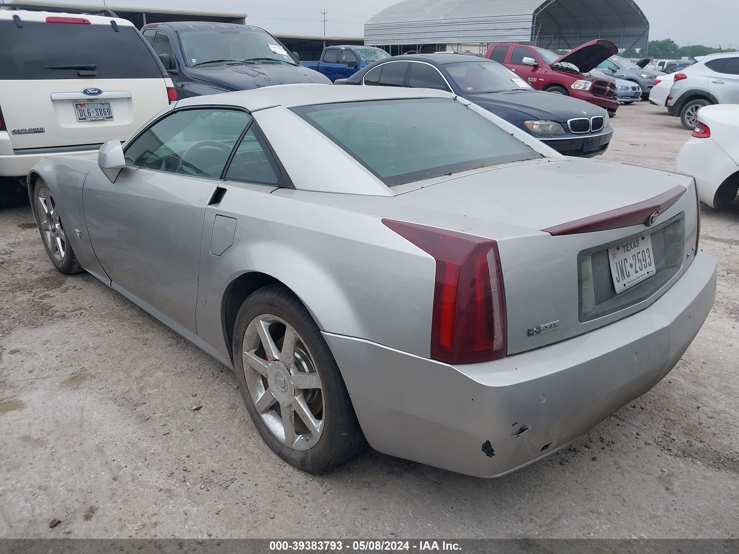 Photo 2 VIN: 1G6YV36A665603183 - CADILLAC XLR 