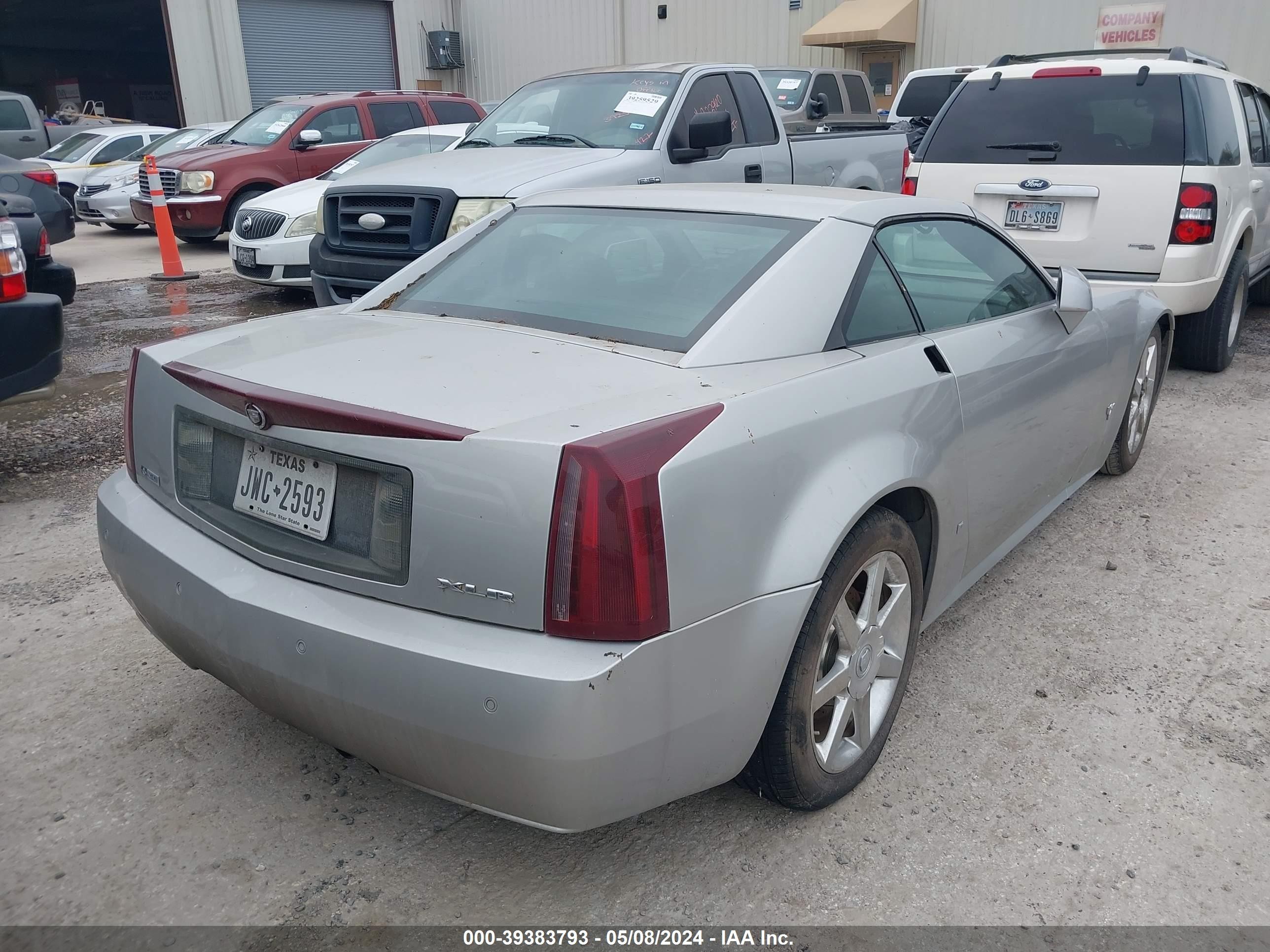 Photo 3 VIN: 1G6YV36A665603183 - CADILLAC XLR 