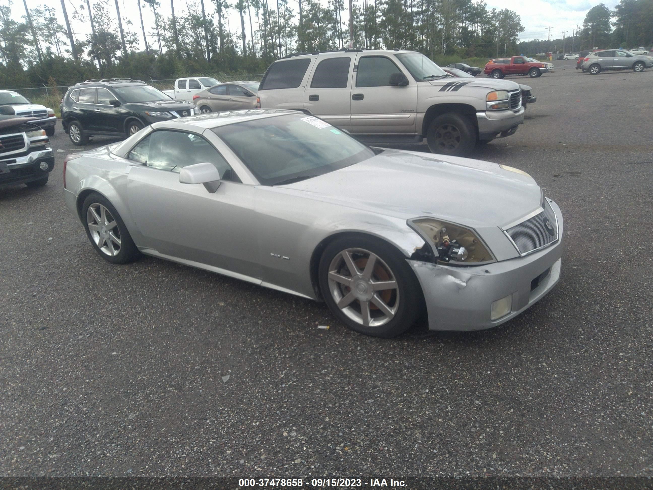 Photo 0 VIN: 1G6YV36AX85600869 - CADILLAC XLR 