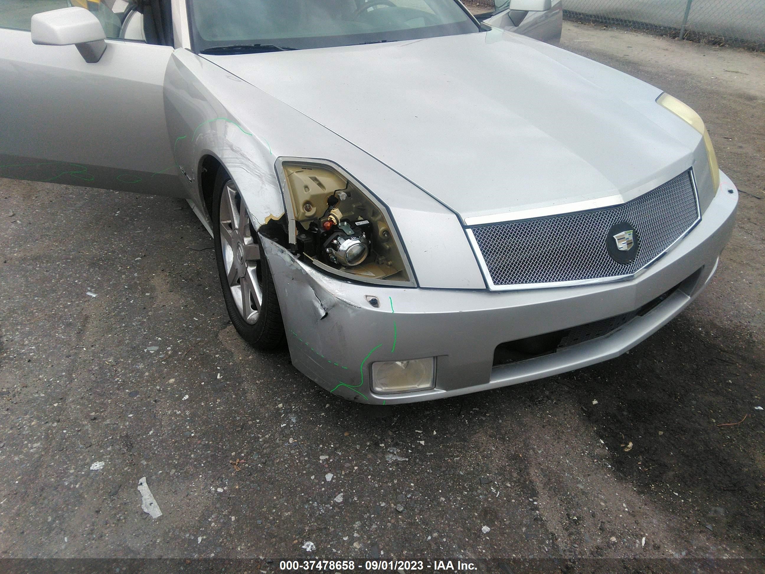 Photo 5 VIN: 1G6YV36AX85600869 - CADILLAC XLR 