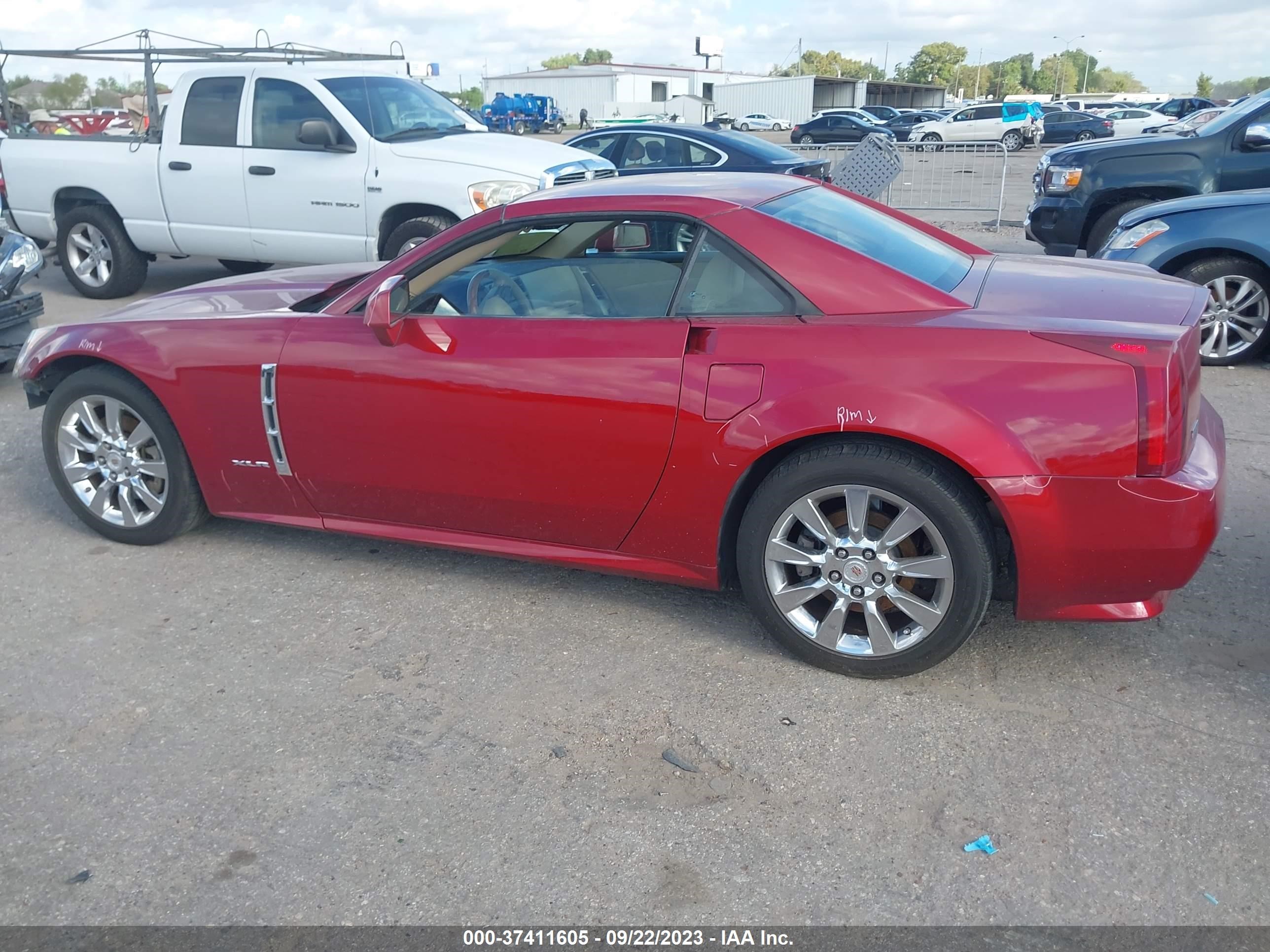 Photo 14 VIN: 1G6YV36AX95600615 - CADILLAC XLR 