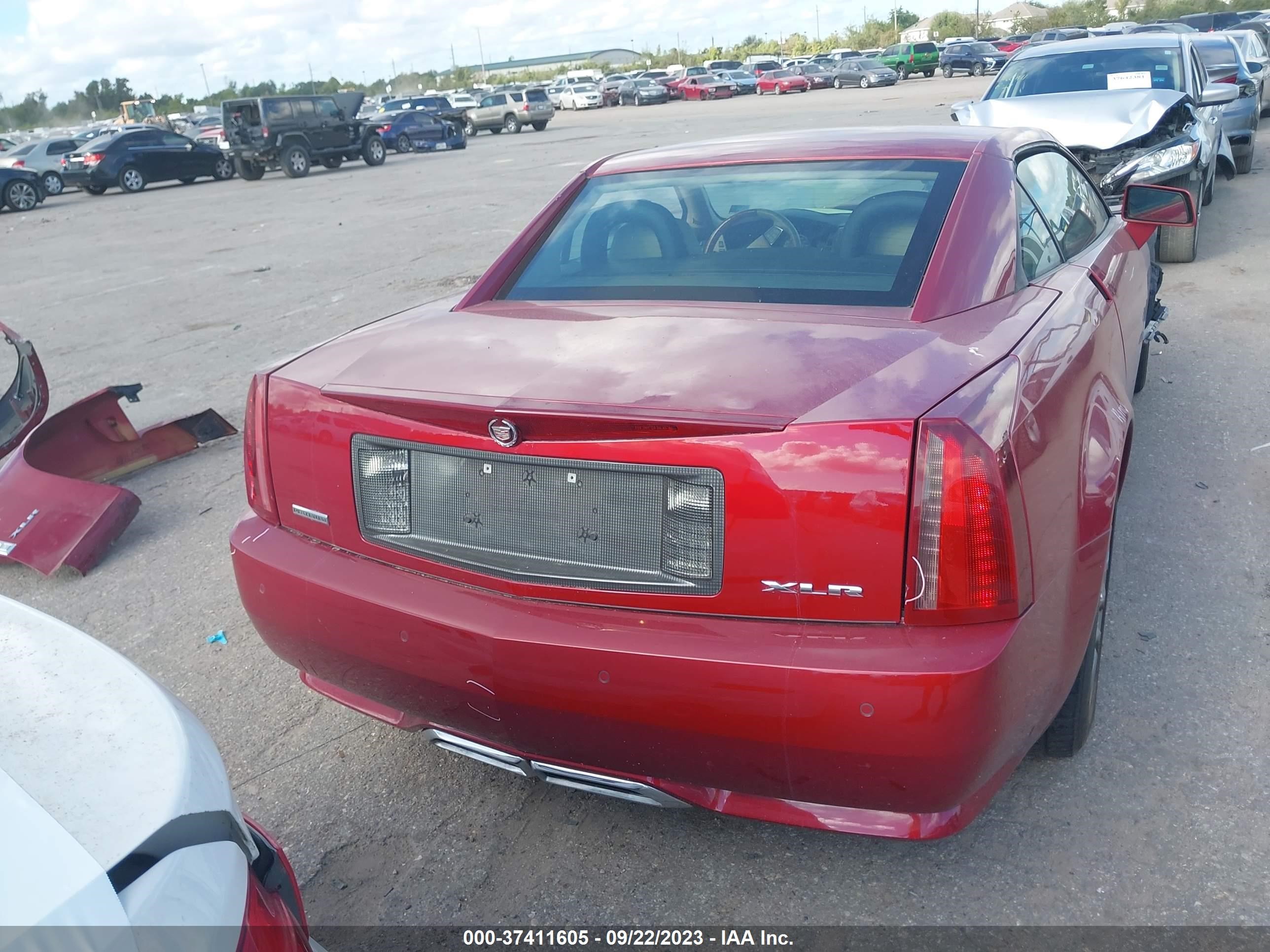 Photo 16 VIN: 1G6YV36AX95600615 - CADILLAC XLR 