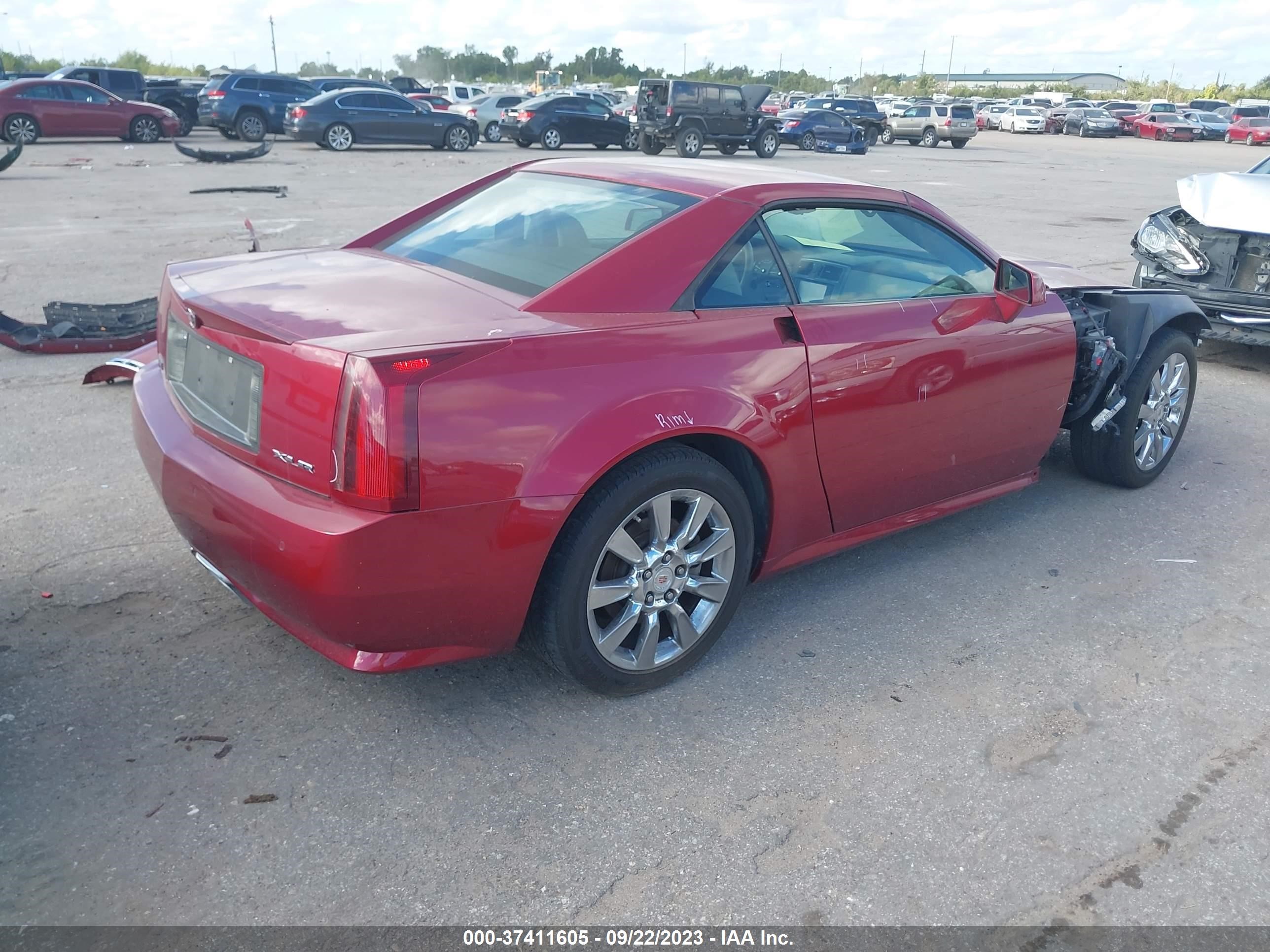 Photo 3 VIN: 1G6YV36AX95600615 - CADILLAC XLR 