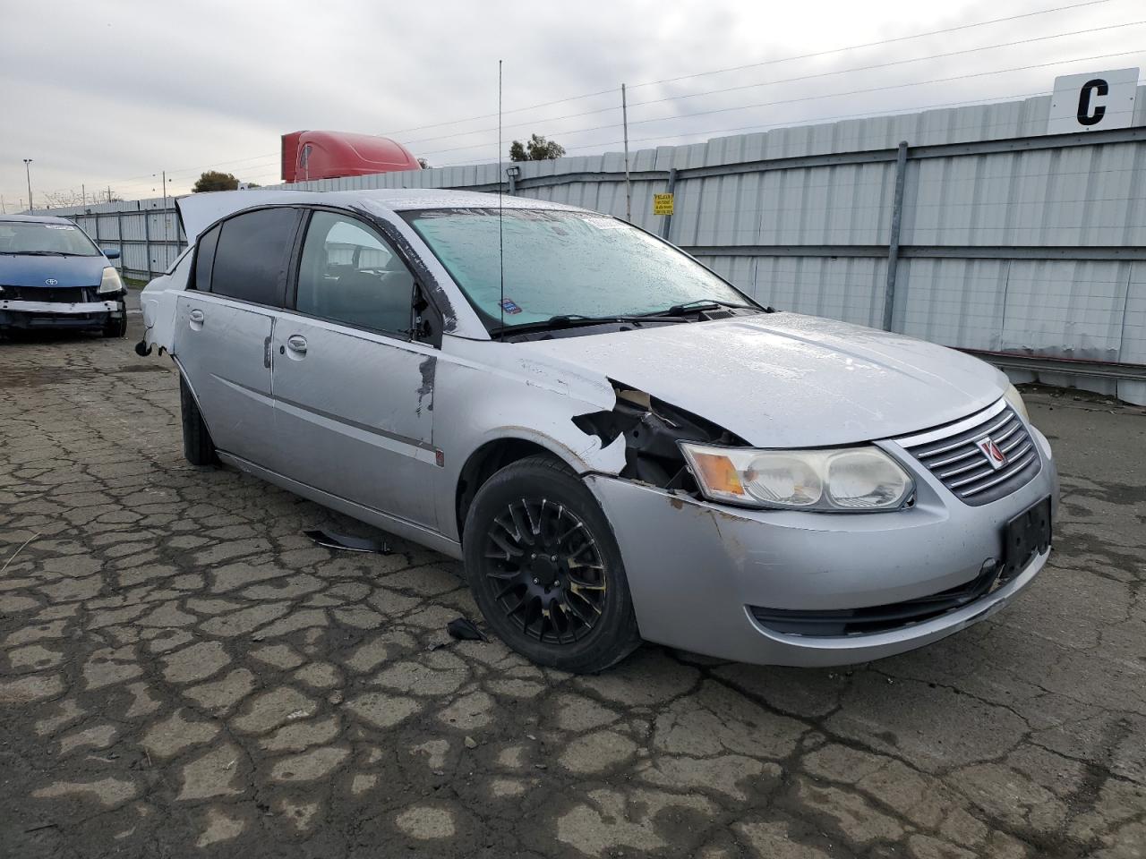 Photo 3 VIN: 1G8AJ55F57Z157177 - SATURN ION 