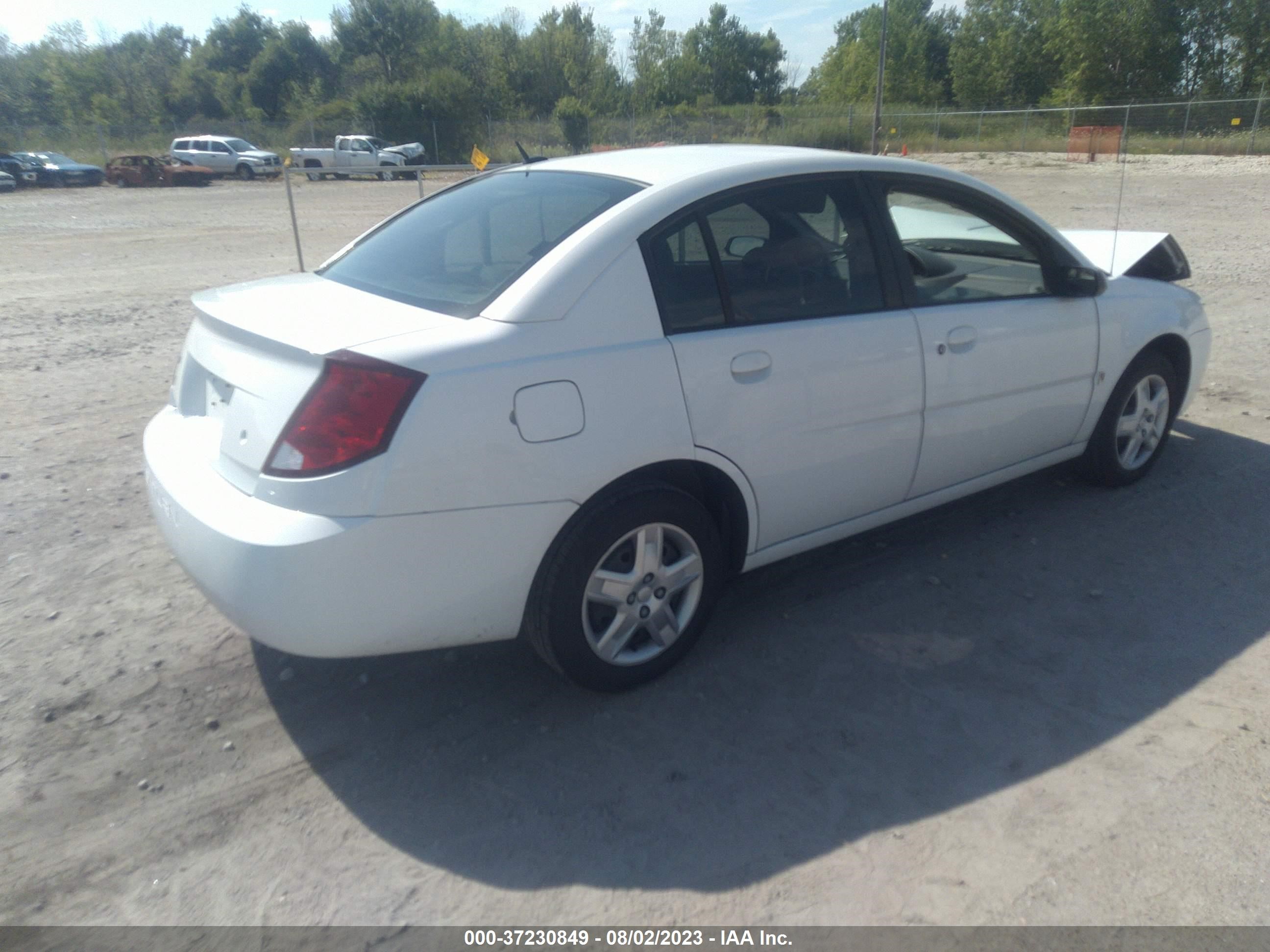 Photo 3 VIN: 1G8AJ55FX7Z174346 - SATURN ION 