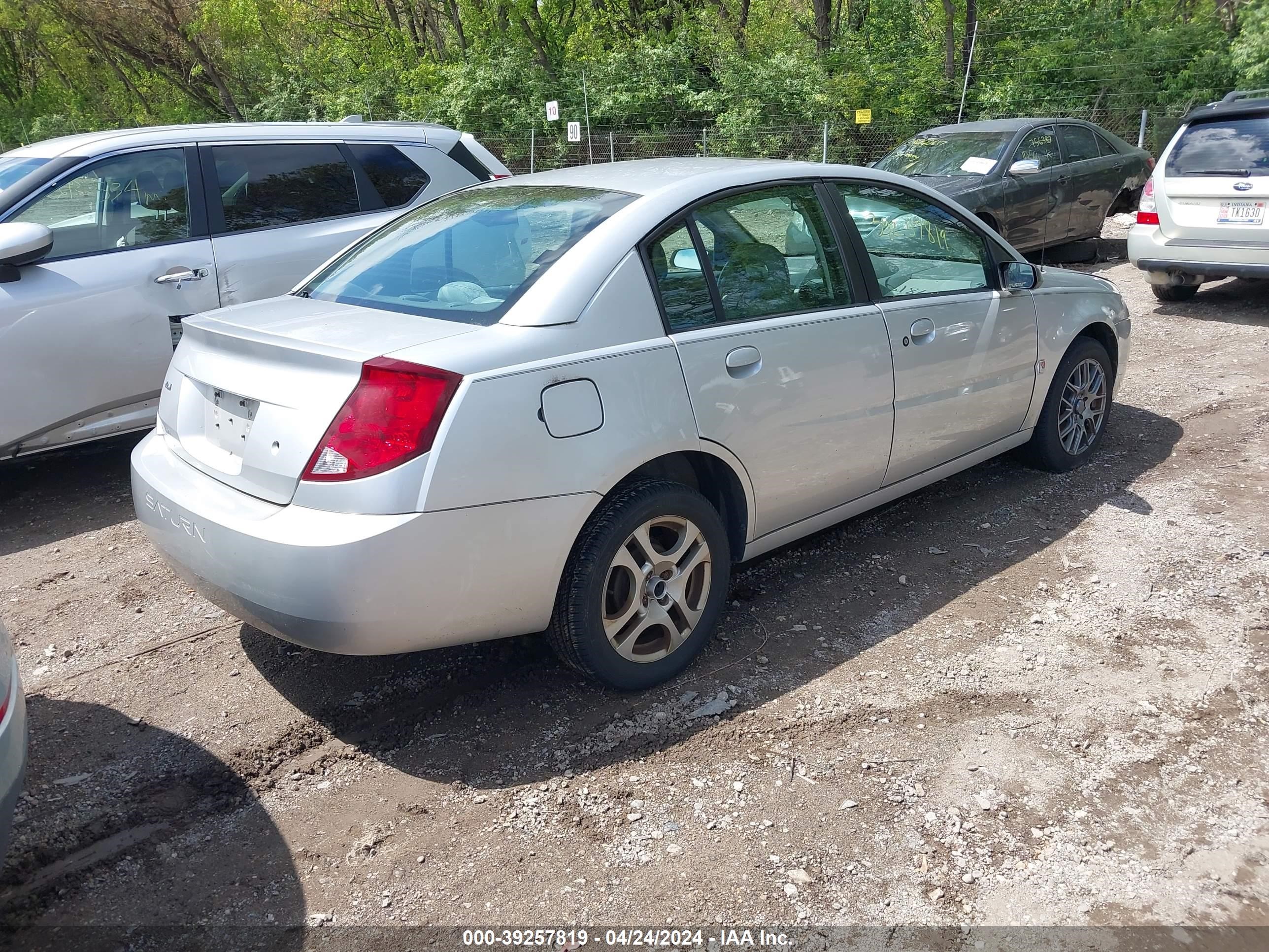 Photo 3 VIN: 1G8AL52F43Z204479 - SATURN ION 