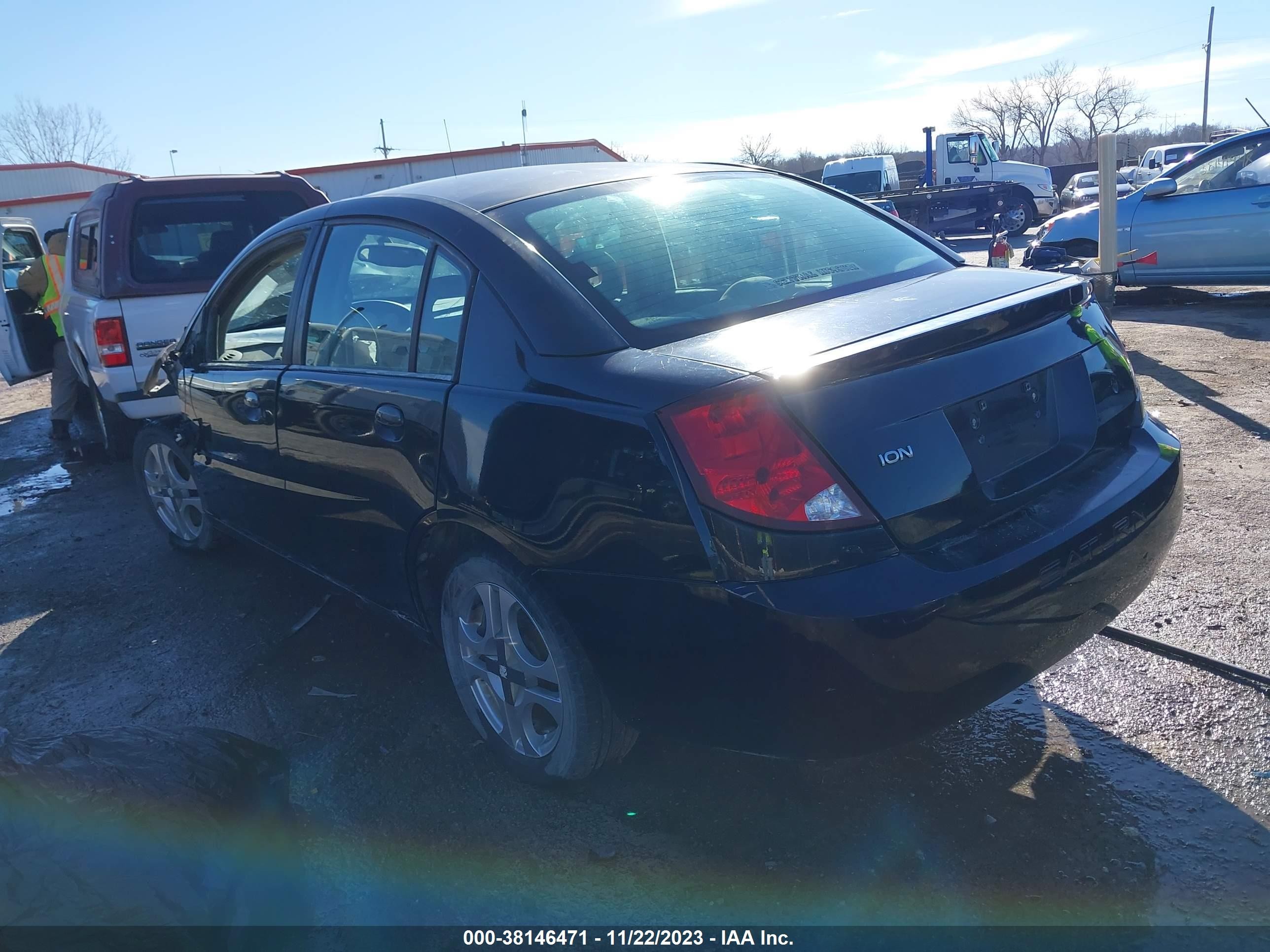 Photo 2 VIN: 1G8AL52F54Z208882 - SATURN ION 