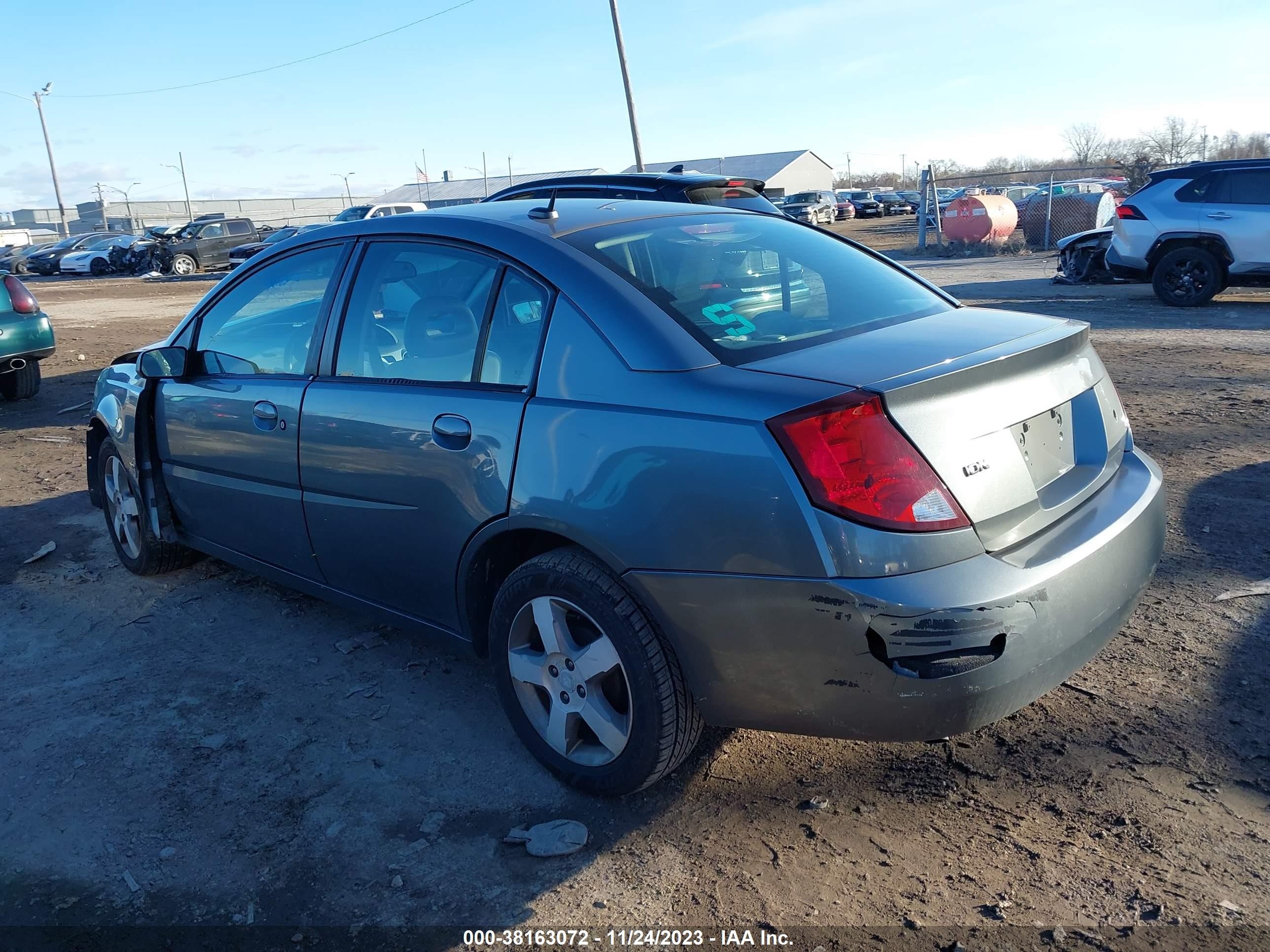 Photo 2 VIN: 1G8AL58F87Z134336 - SATURN ION 