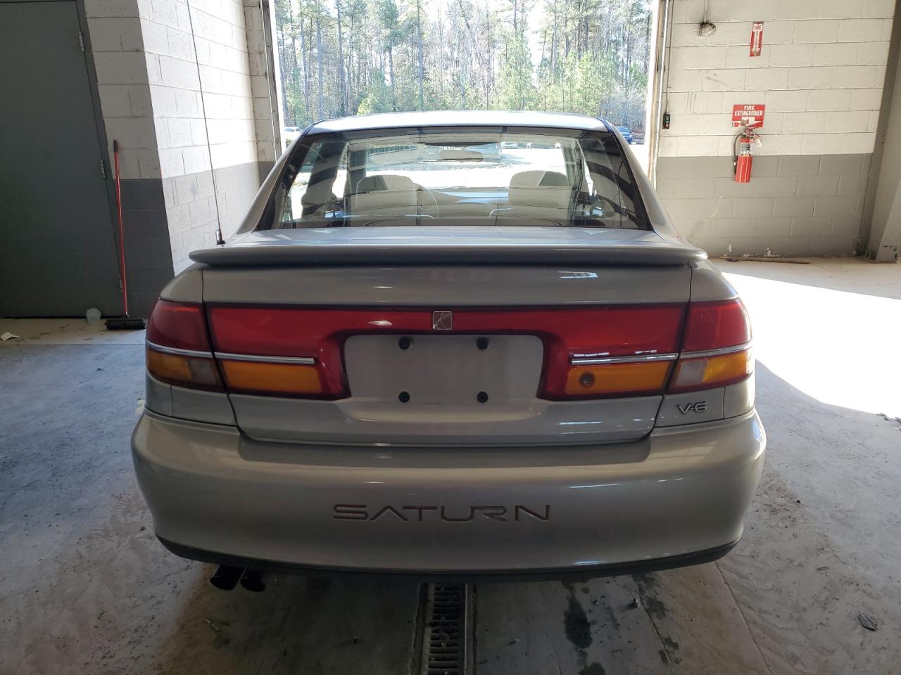 Photo 5 VIN: 1G8JW52R5YY600886 - SATURN LW 