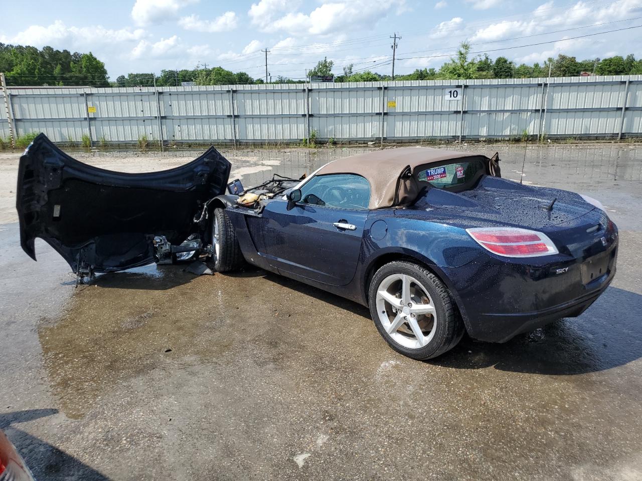 Photo 1 VIN: 1G8MB35B17Y127658 - SATURN SKY 